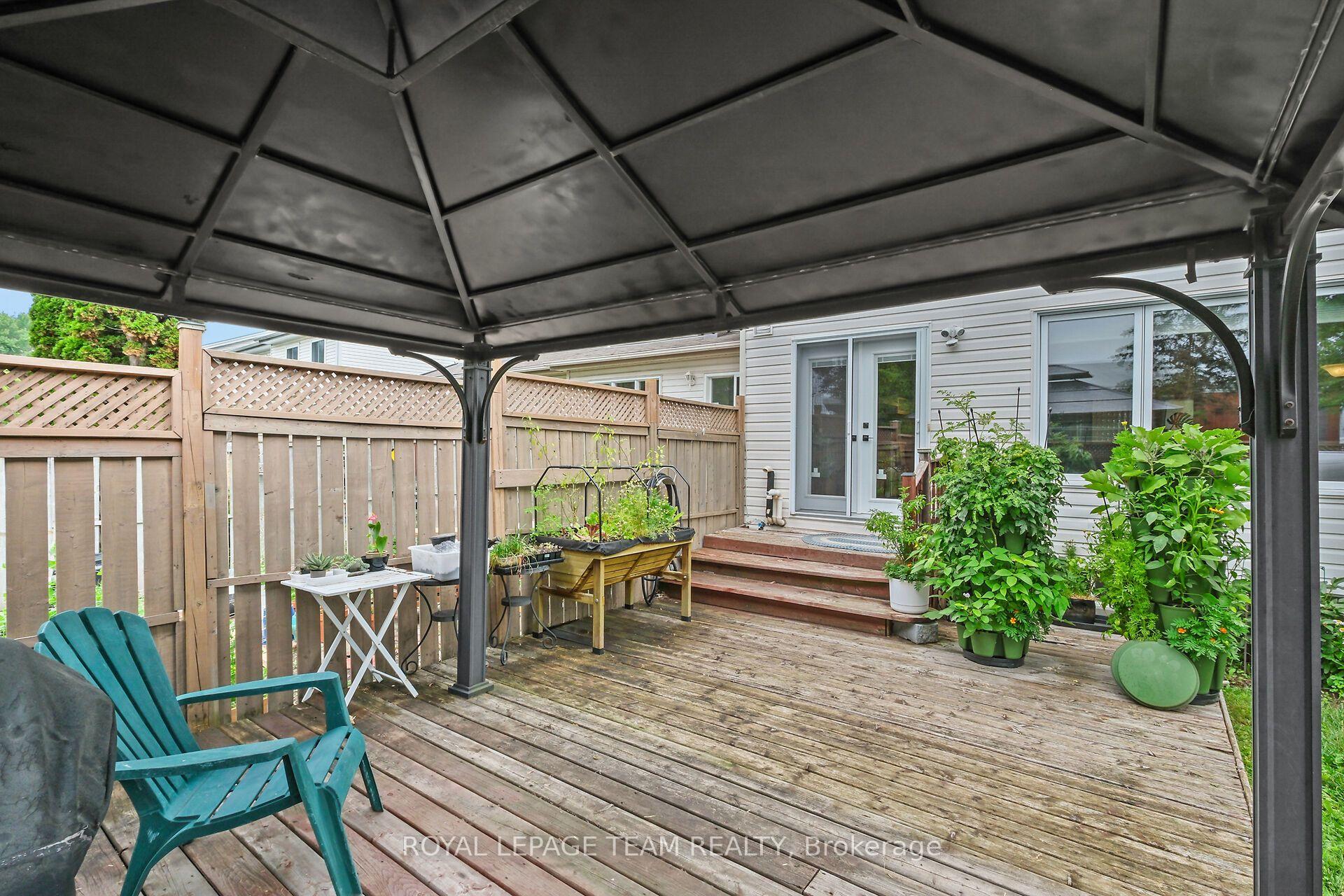 Photo 43 of 70 College Circle, Ottawa, Castle Heights — HOMEH