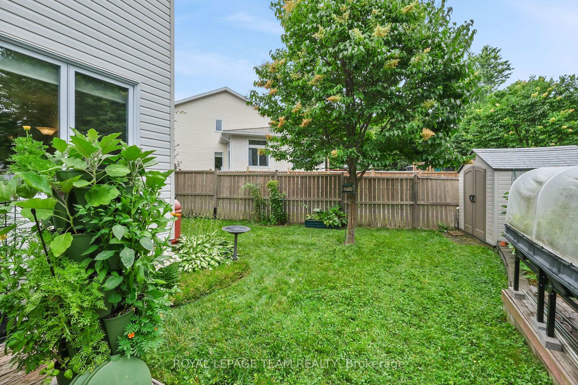 Photo 47 of 70 College Circle, Ottawa, Castle Heights — HOMEH