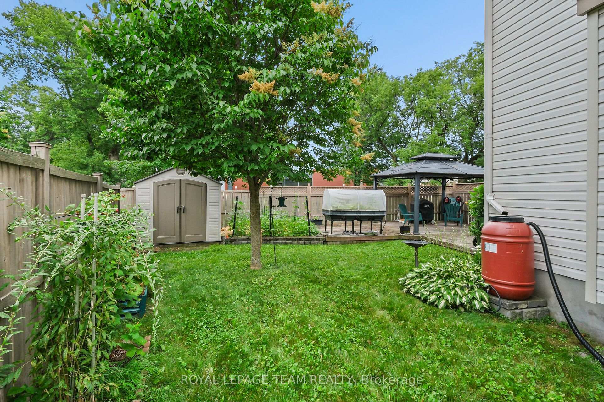 Photo 48 of 70 College Circle, Ottawa, Castle Heights — HOMEH