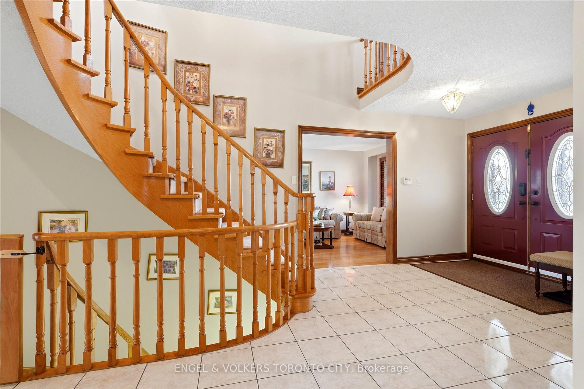 Photo 12 of 90 Gardner Place, Vaughan, Maple — HOMEH