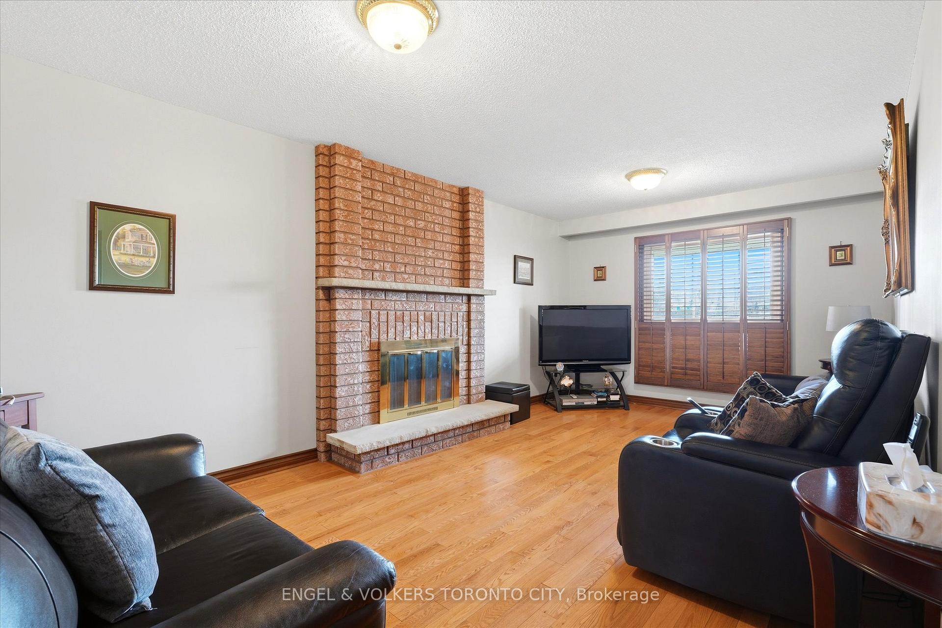 Photo 13 of 90 Gardner Place, Vaughan, Maple — HOMEH