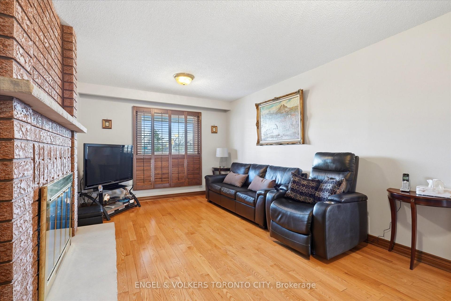 Photo 14 of 90 Gardner Place, Vaughan, Maple — HOMEH
