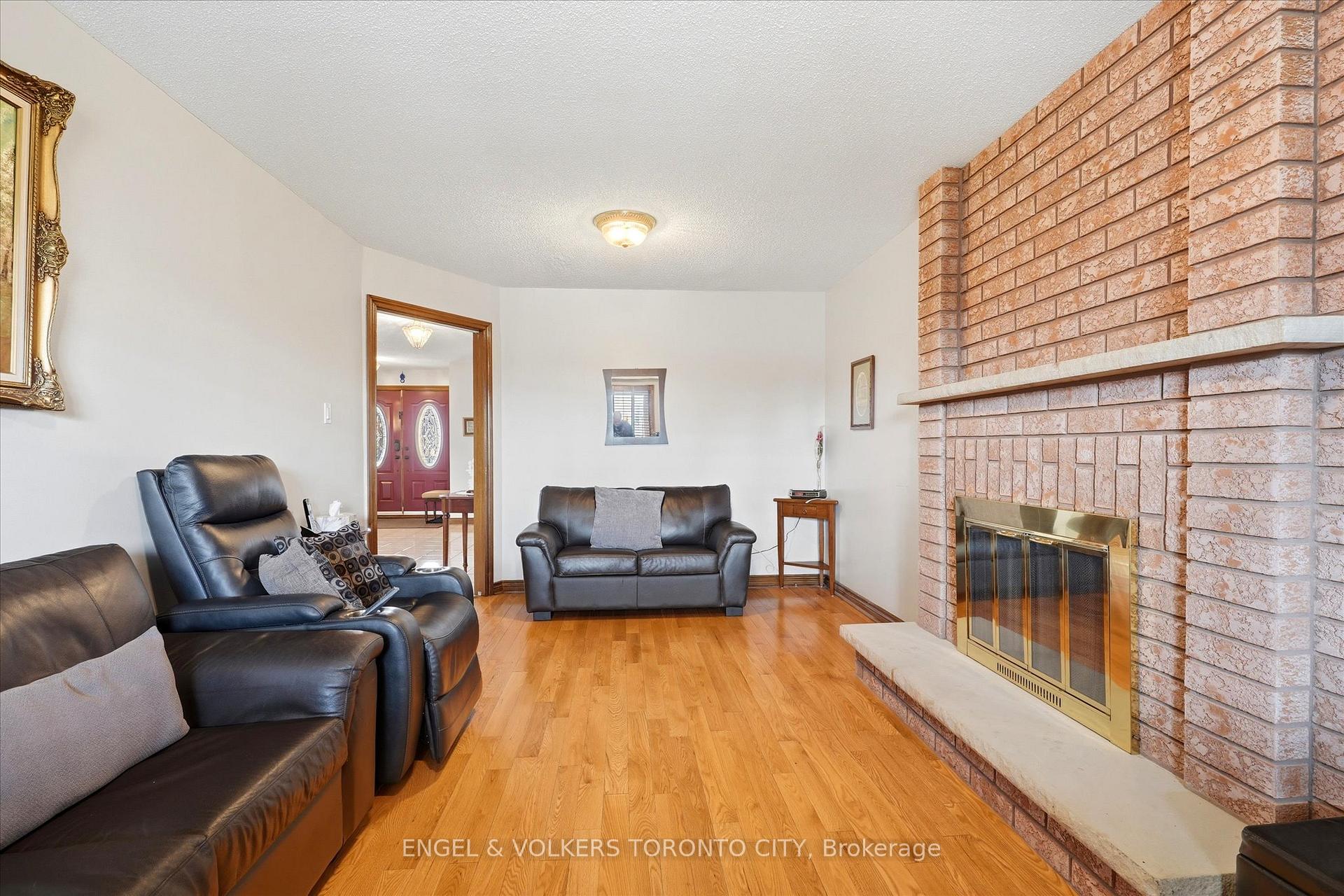 Photo 15 of 90 Gardner Place, Vaughan, Maple — HOMEH