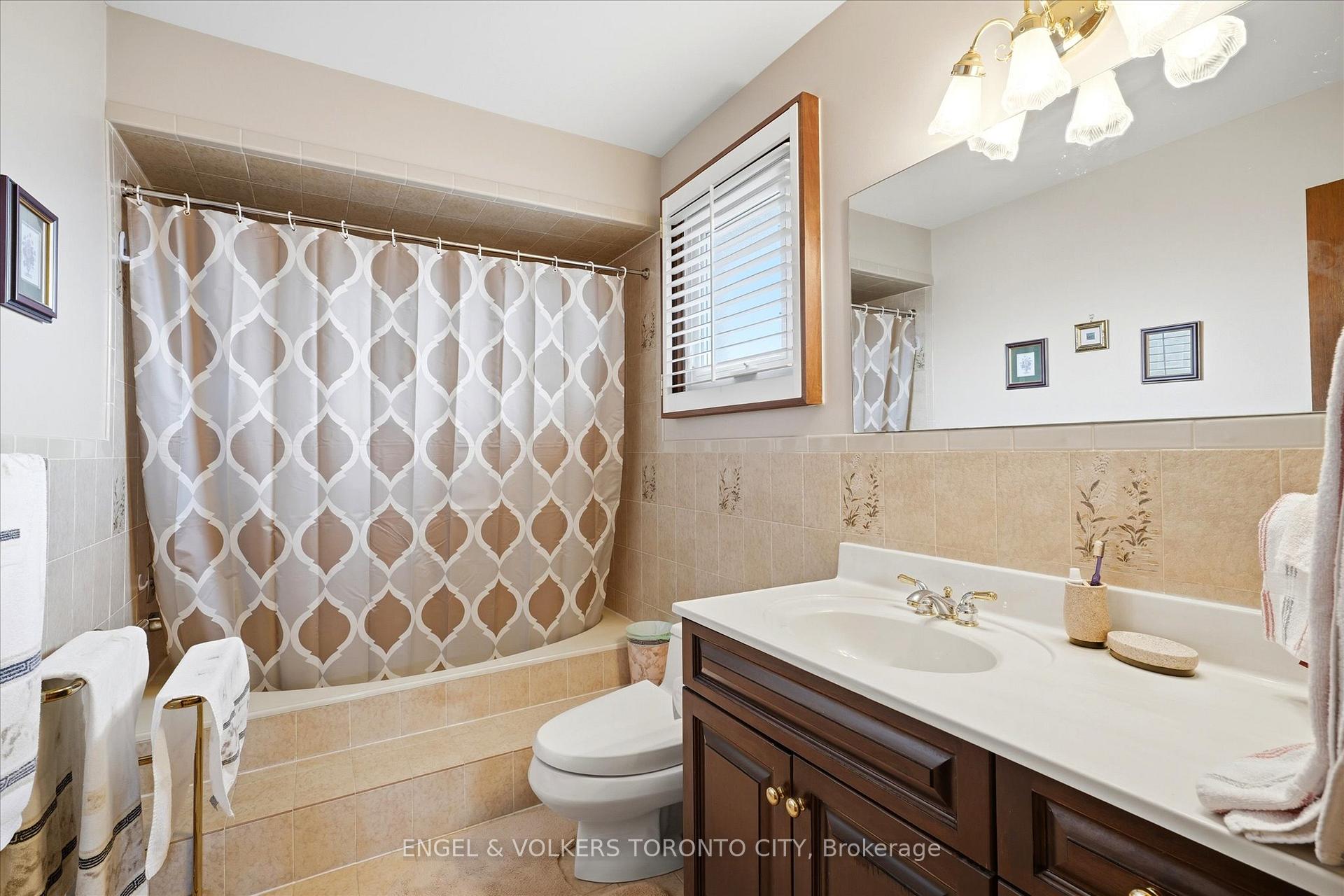 Photo 32 of 90 Gardner Place, Vaughan, Maple — HOMEH