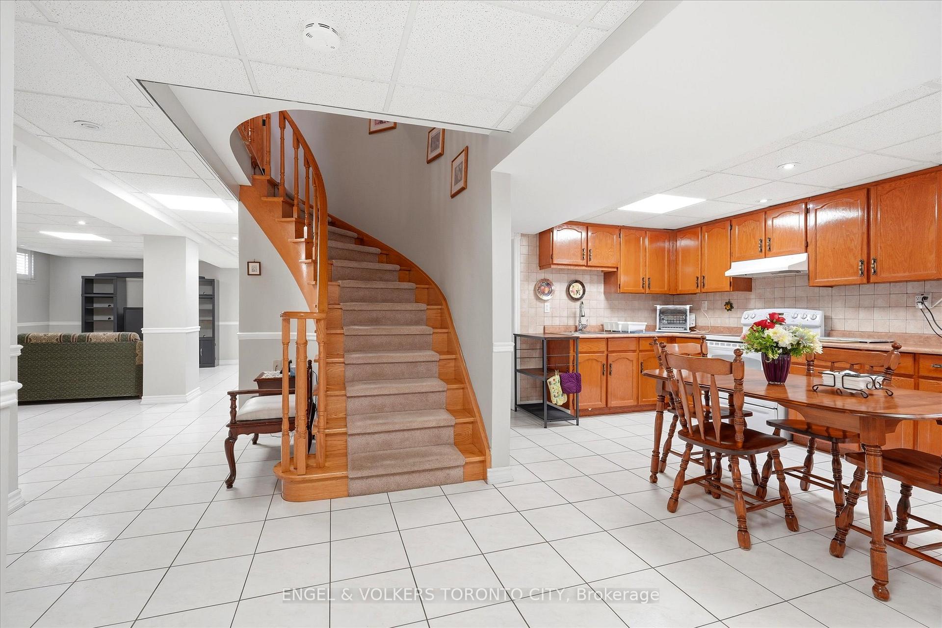Photo 34 of 90 Gardner Place, Vaughan, Maple — HOMEH
