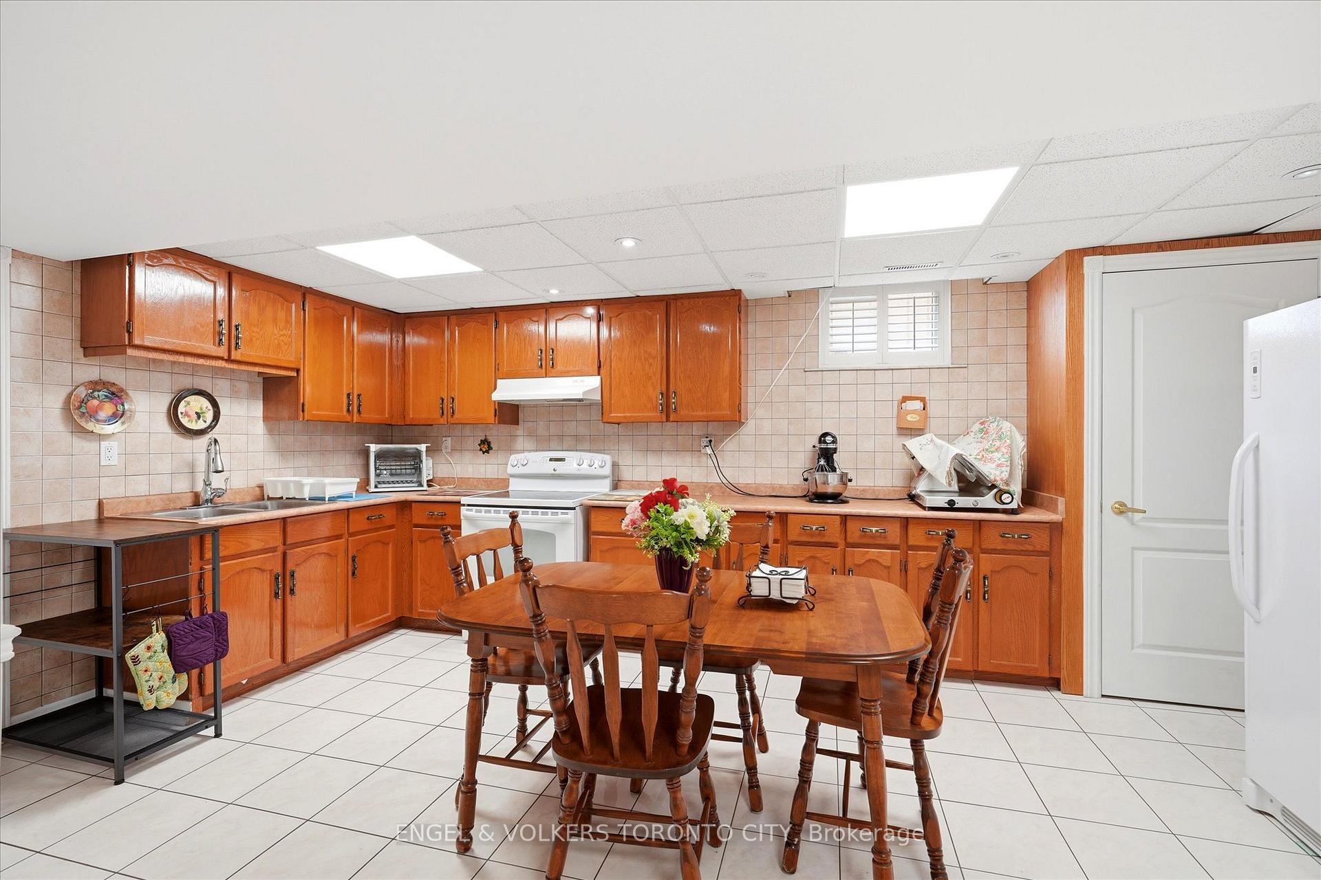 Photo 35 of 90 Gardner Place, Vaughan, Maple — HOMEH