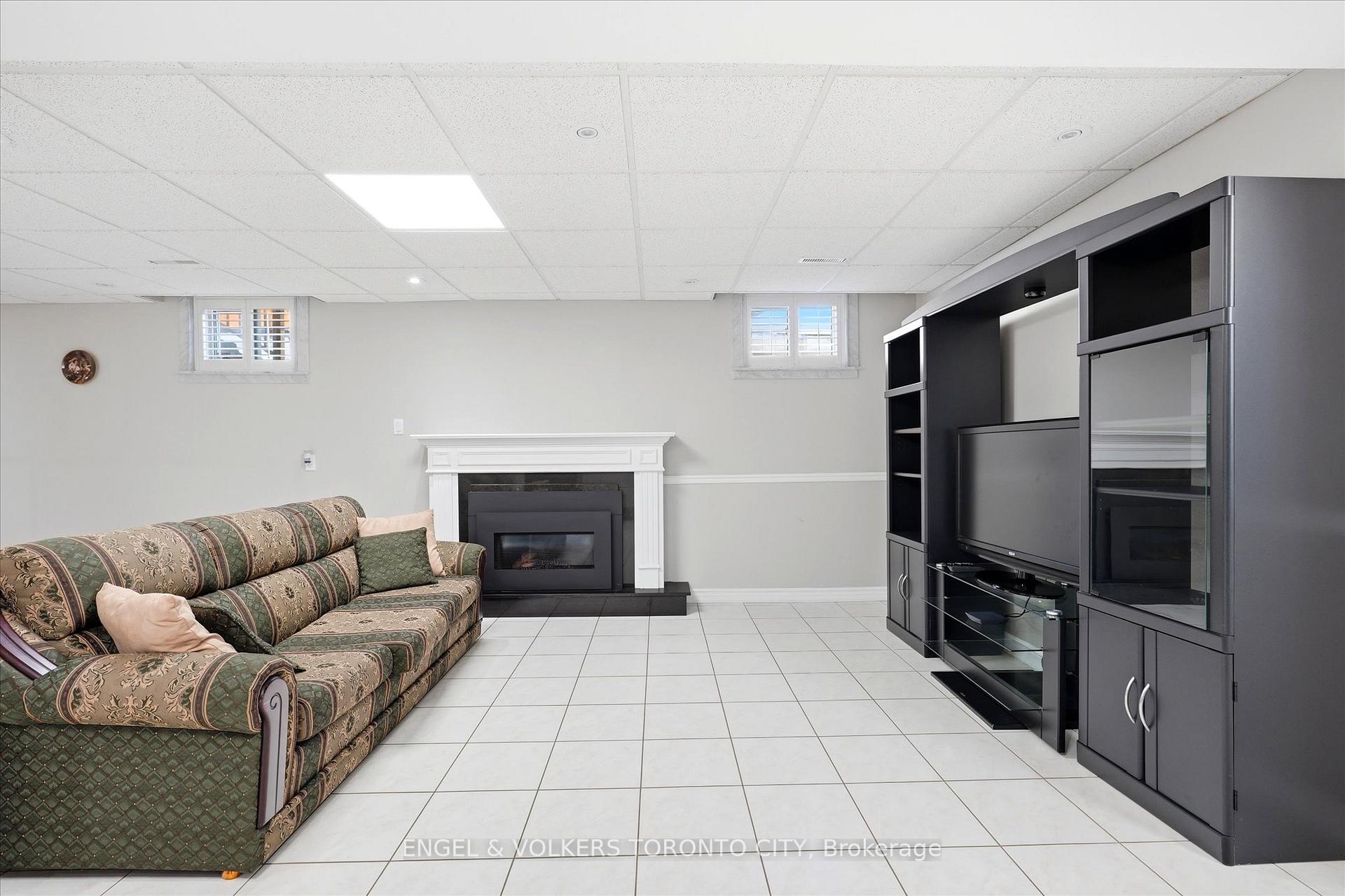 Photo 42 of 90 Gardner Place, Vaughan, Maple — HOMEH
