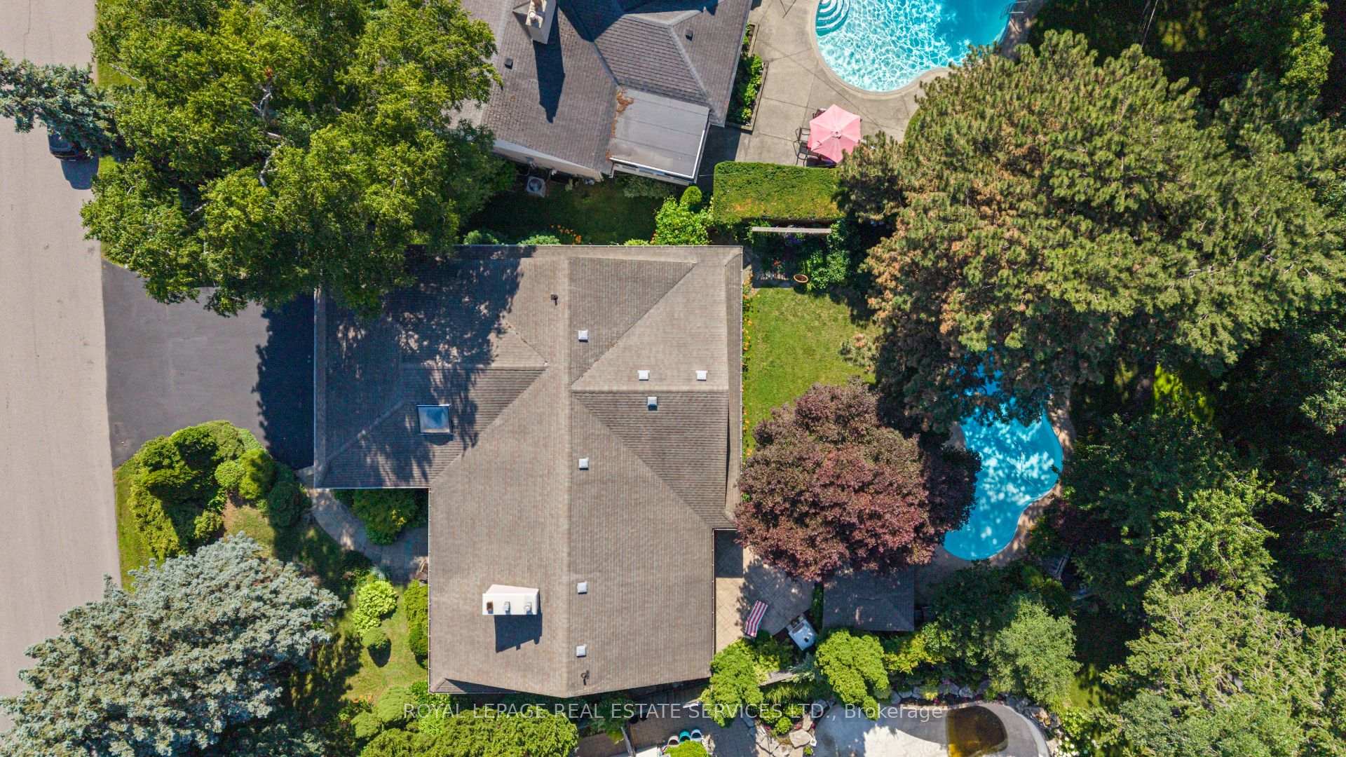 Photo 3 of 4 Prince George Drive, Etobicoke, Princess-Rosethorn — HOMEH