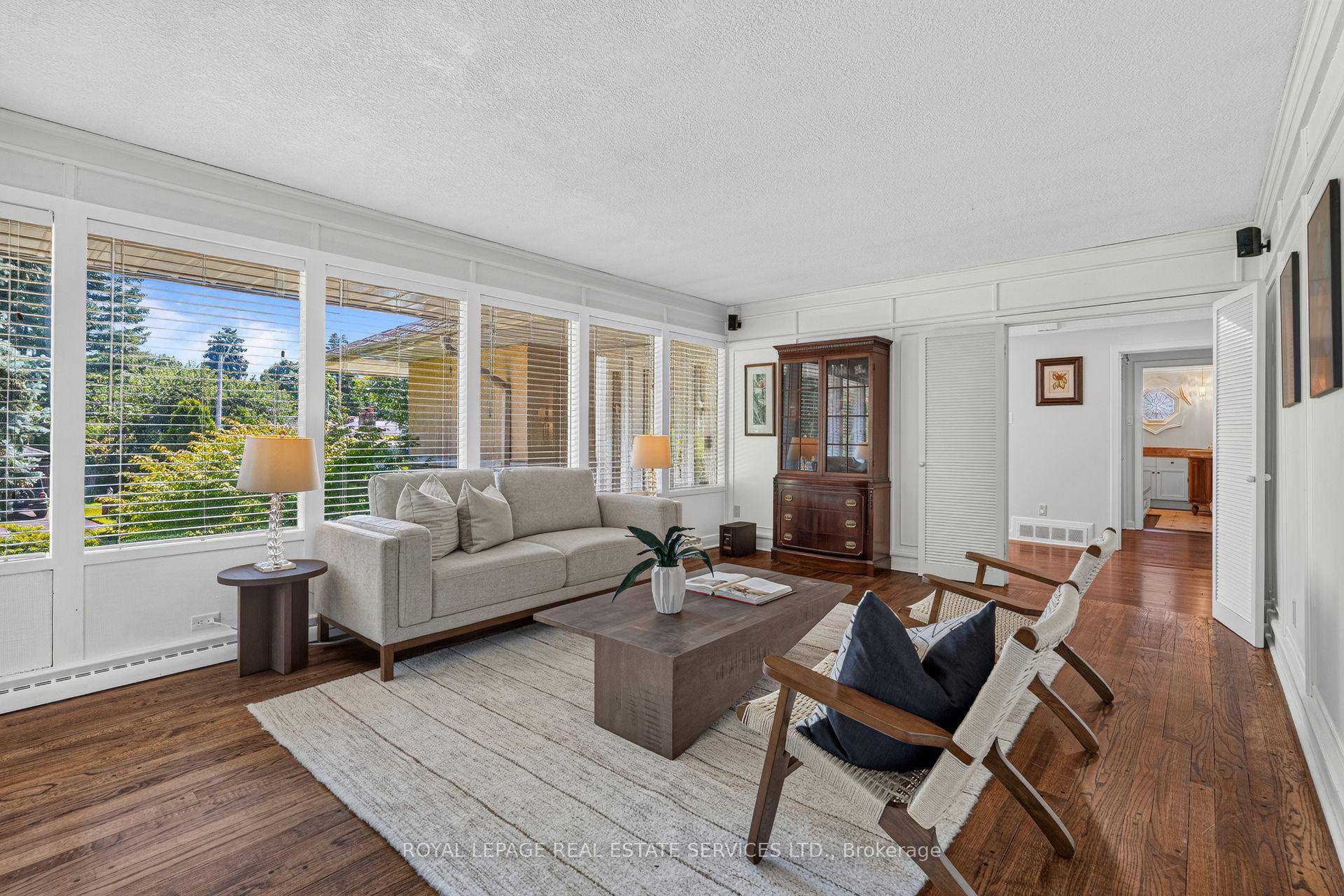 Photo 6 of 4 Prince George Drive, Etobicoke, Princess-Rosethorn — HOMEH