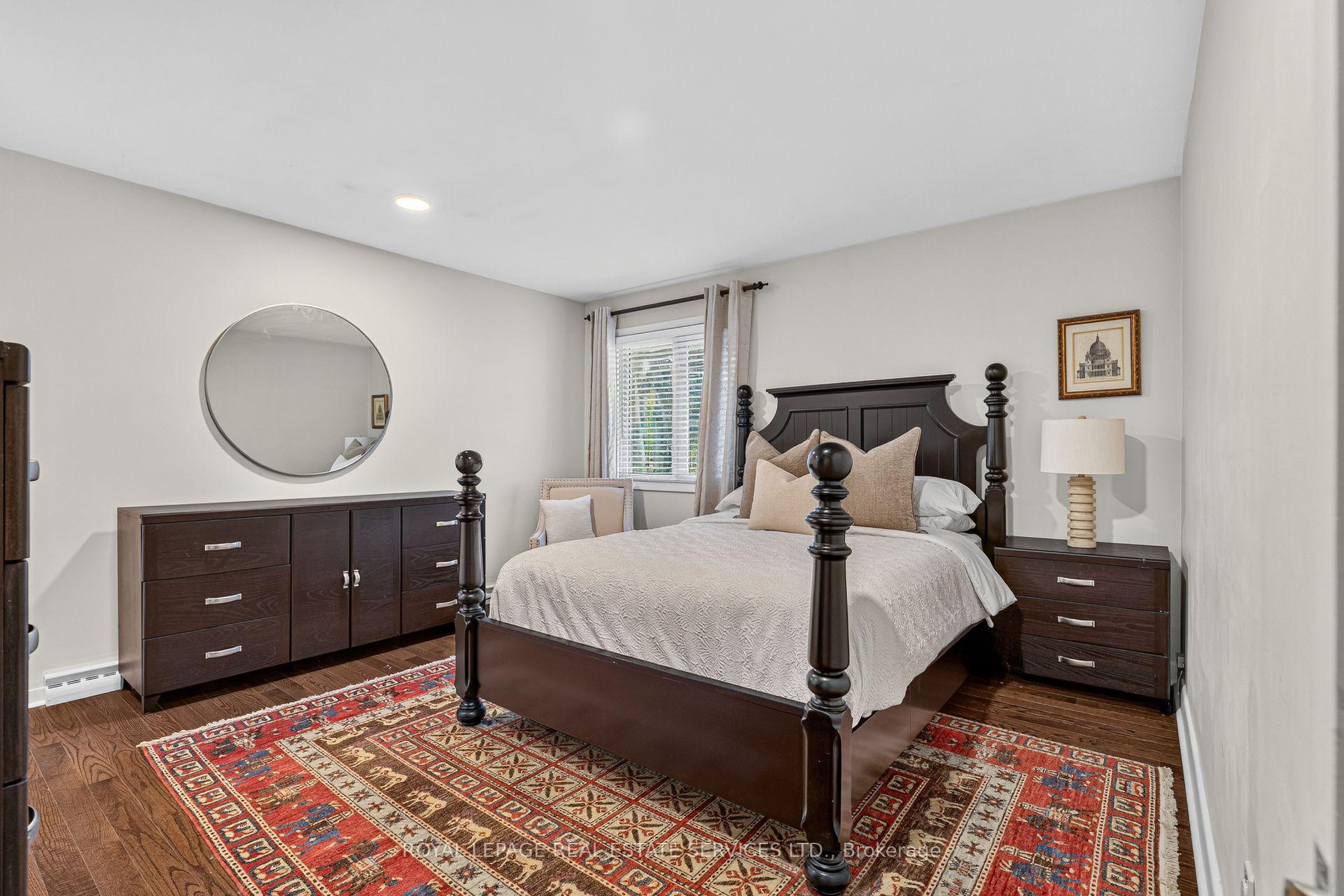 Photo 23 of 4 Prince George Drive, Etobicoke, Princess-Rosethorn — HOMEH