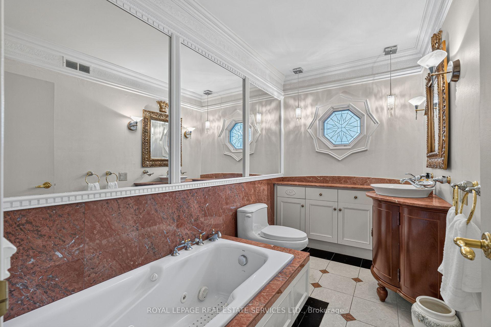 Photo 24 of 4 Prince George Drive, Etobicoke, Princess-Rosethorn — HOMEH