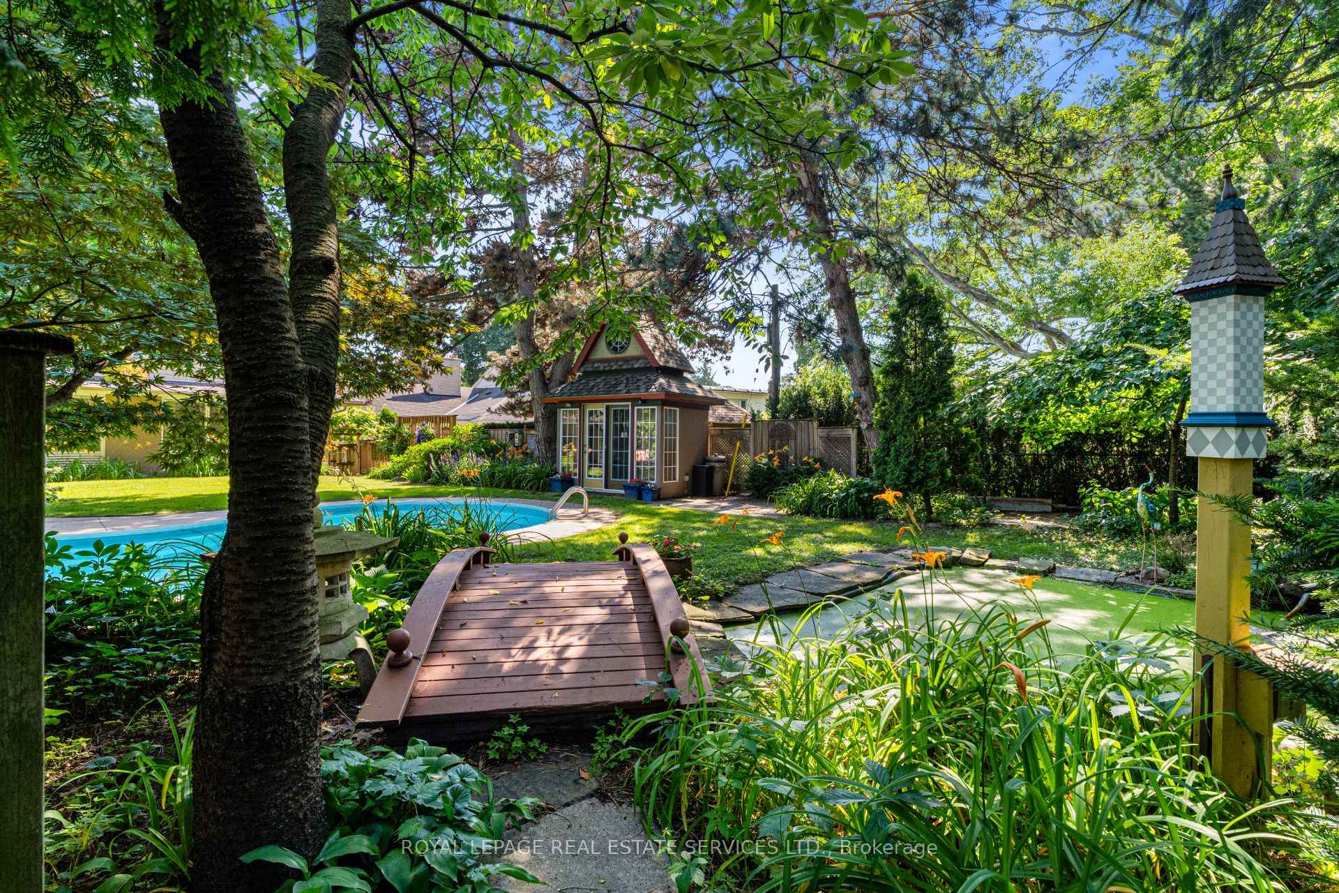 Photo 37 of 4 Prince George Drive, Etobicoke, Princess-Rosethorn — HOMEH