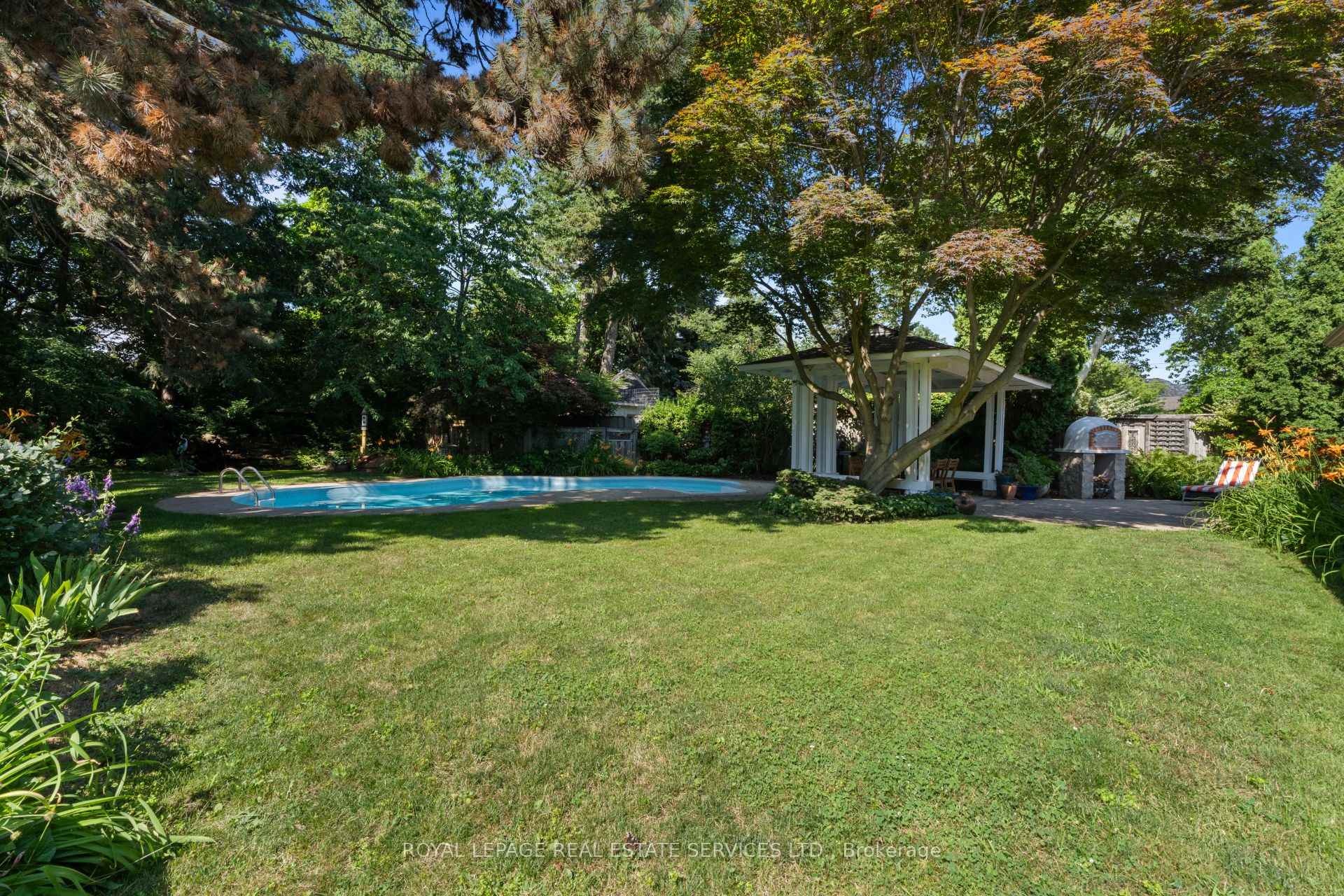 Photo 39 of 4 Prince George Drive, Etobicoke, Princess-Rosethorn — HOMEH
