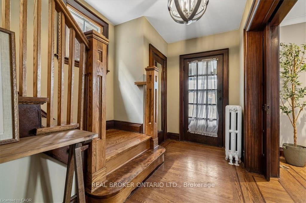 Photo 3 of 25 Ottawa Street S, Hamilton, Delta — HOMEH