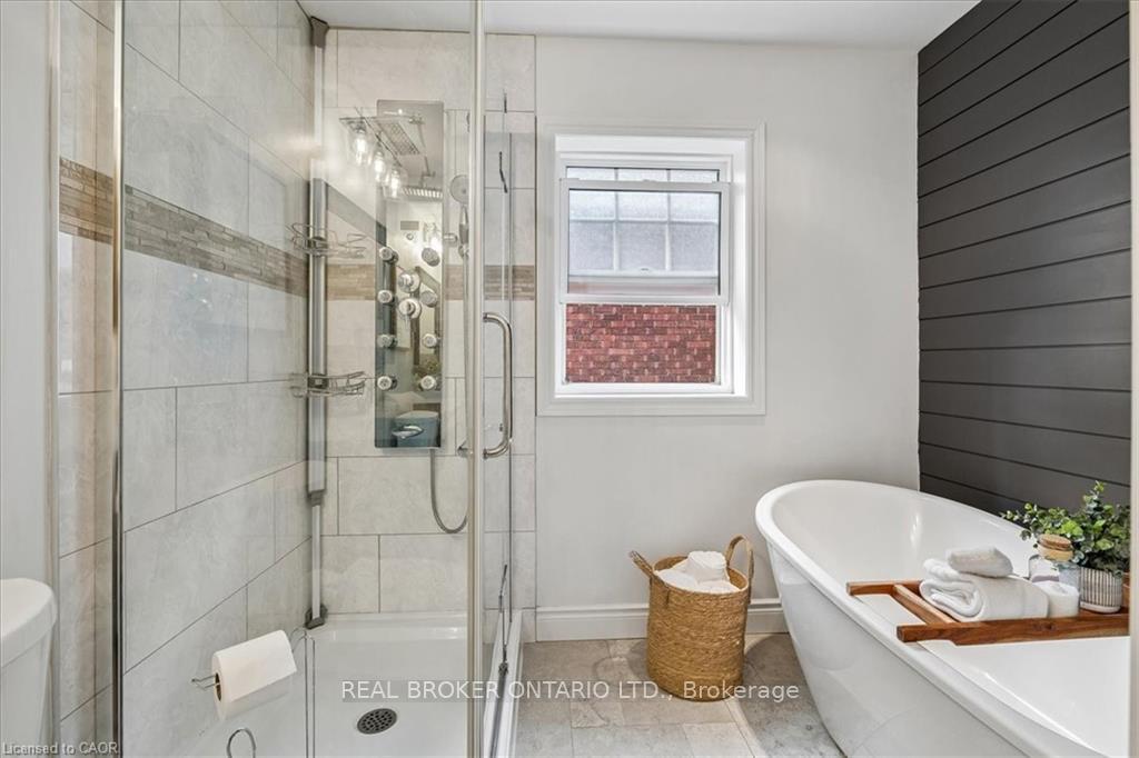 Photo 20 of 25 Ottawa Street S, Hamilton, Delta — HOMEH