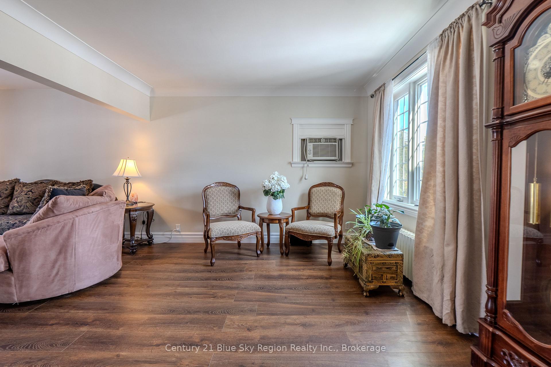 Photo 3 of 137 Whitney Avenue, North Bay, Ferris — HOMEH