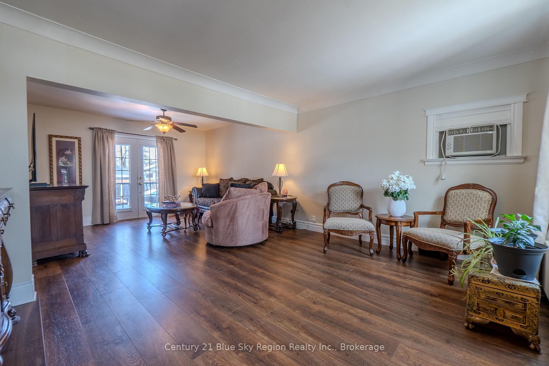 Photo 6 of 137 Whitney Avenue, North Bay, Ferris — HOMEH