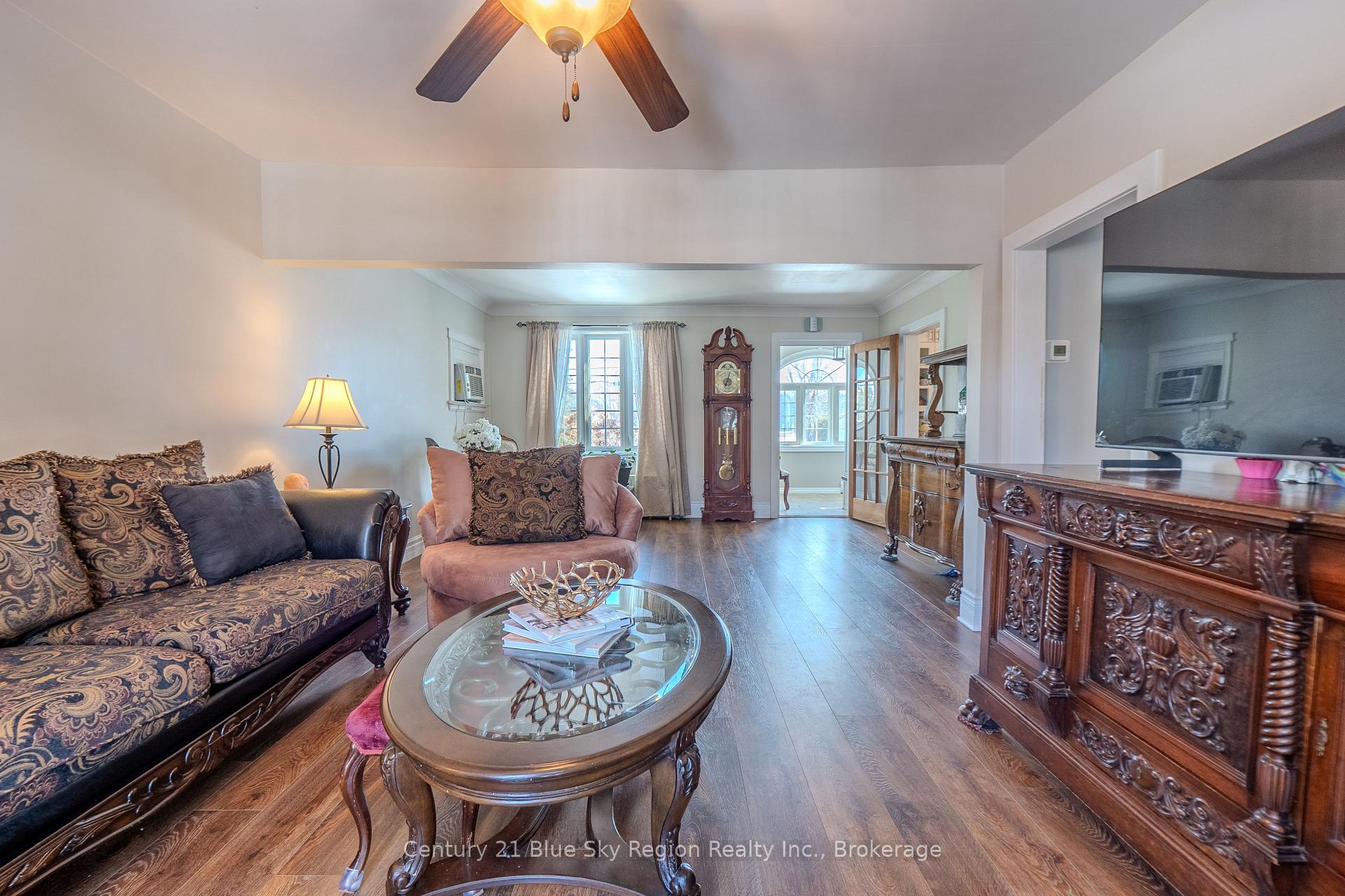 Photo 8 of 137 Whitney Avenue, North Bay, Ferris — HOMEH
