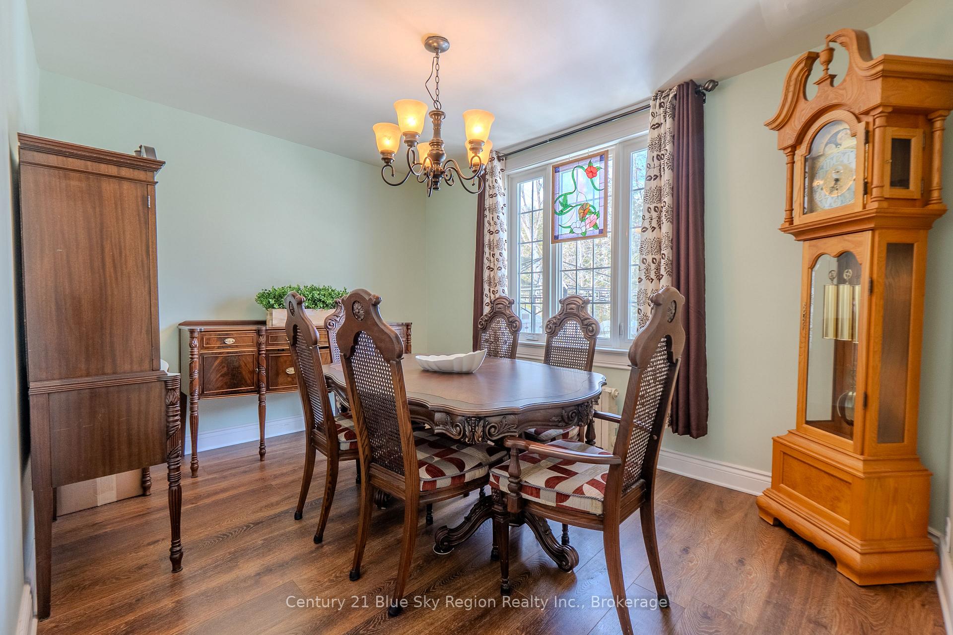 Photo 9 of 137 Whitney Avenue, North Bay, Ferris — HOMEH