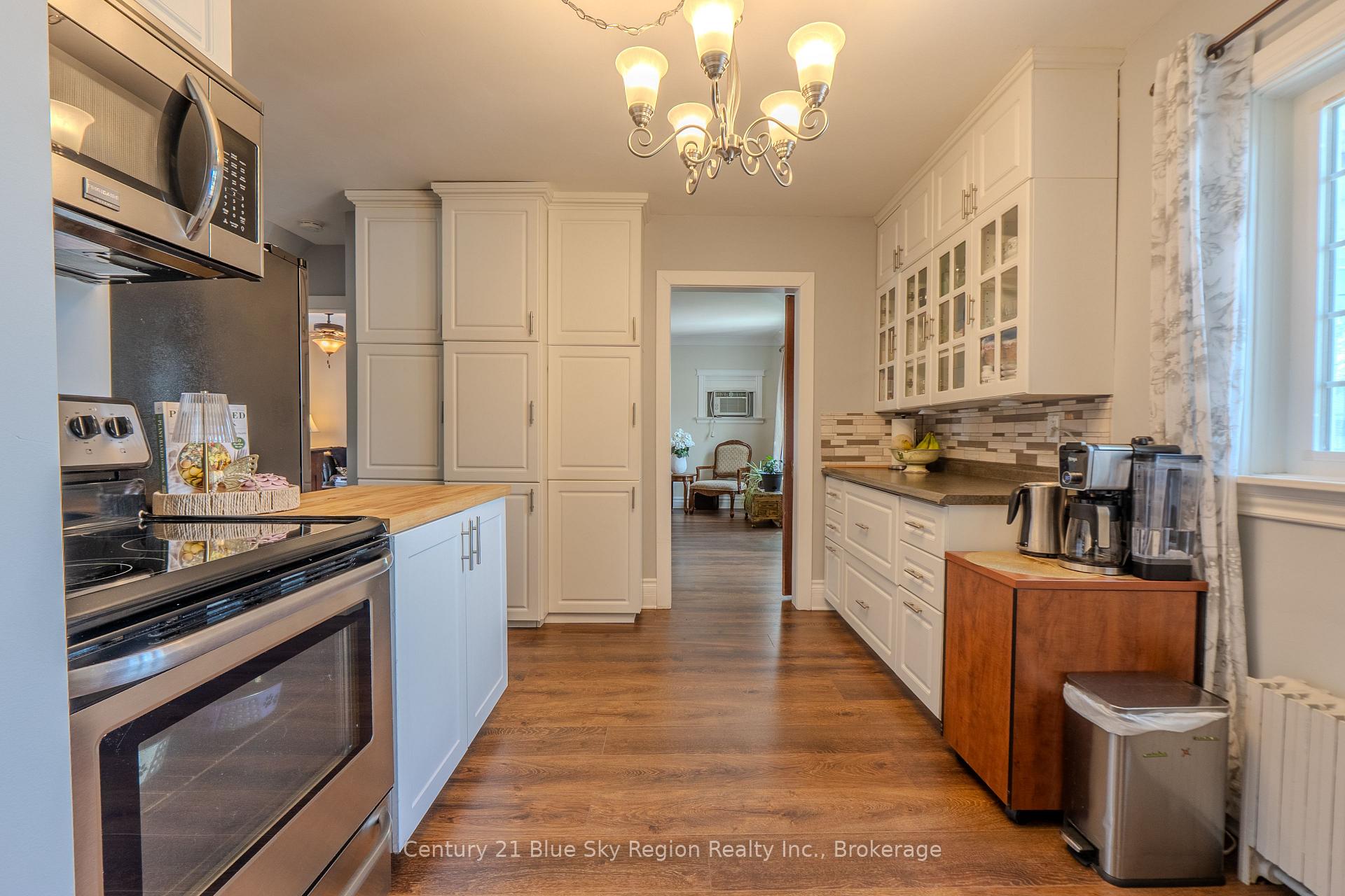 Photo 12 of 137 Whitney Avenue, North Bay, Ferris — HOMEH