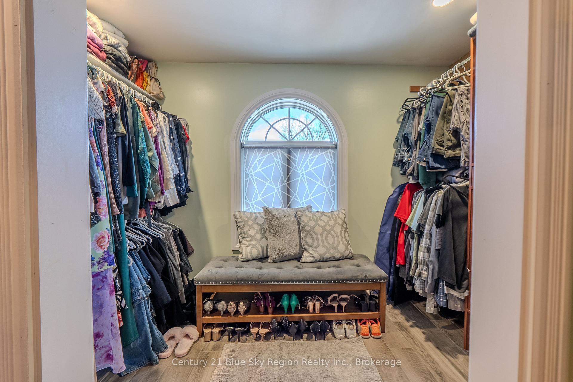 Photo 18 of 137 Whitney Avenue, North Bay, Ferris — HOMEH