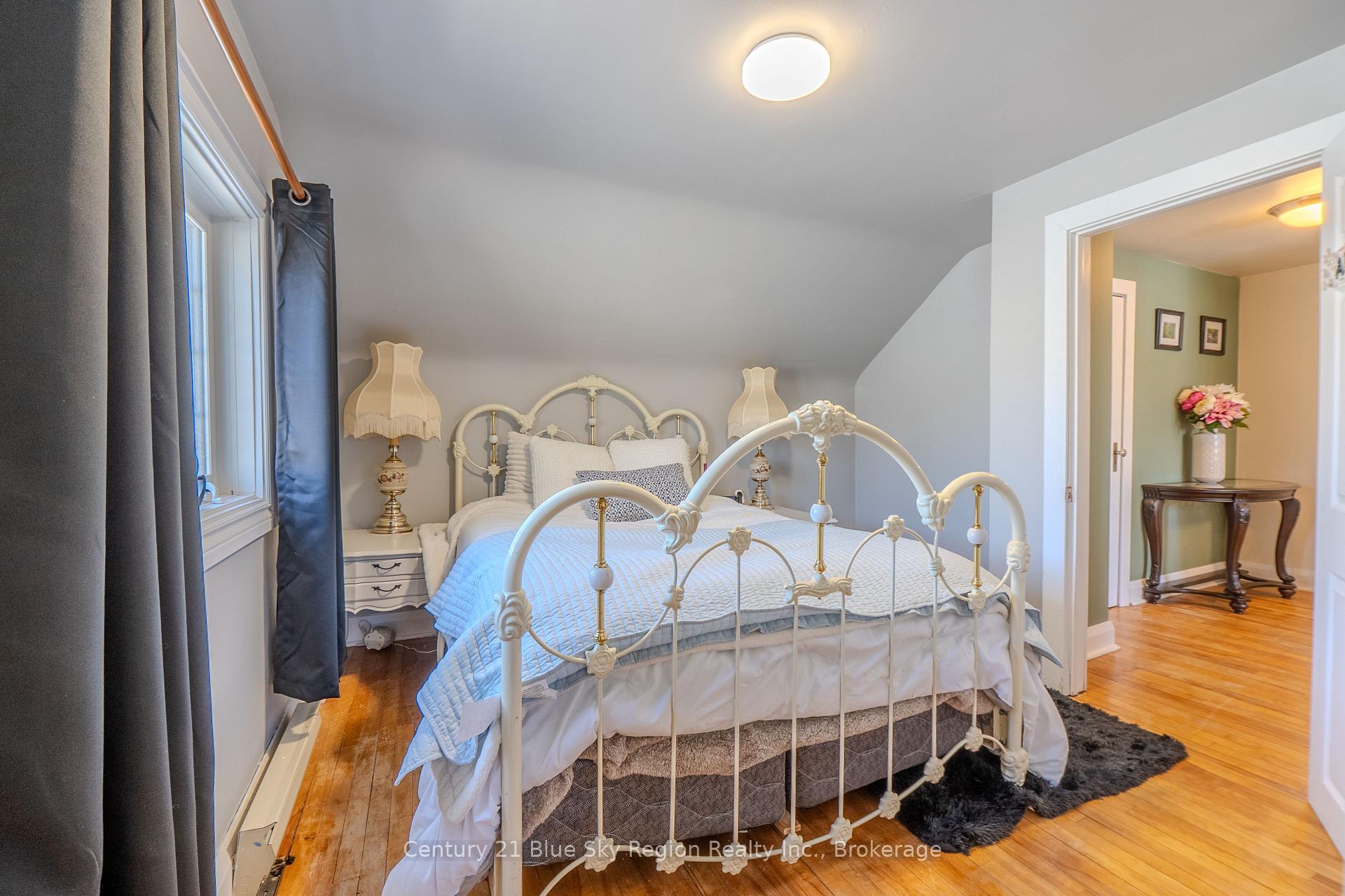 Photo 21 of 137 Whitney Avenue, North Bay, Ferris — HOMEH