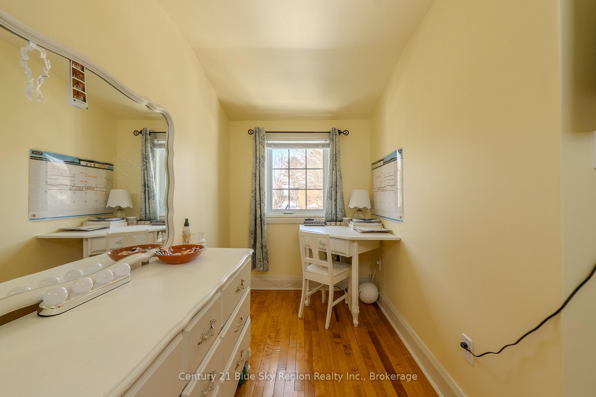 Photo 25 of 137 Whitney Avenue, North Bay, Ferris — HOMEH