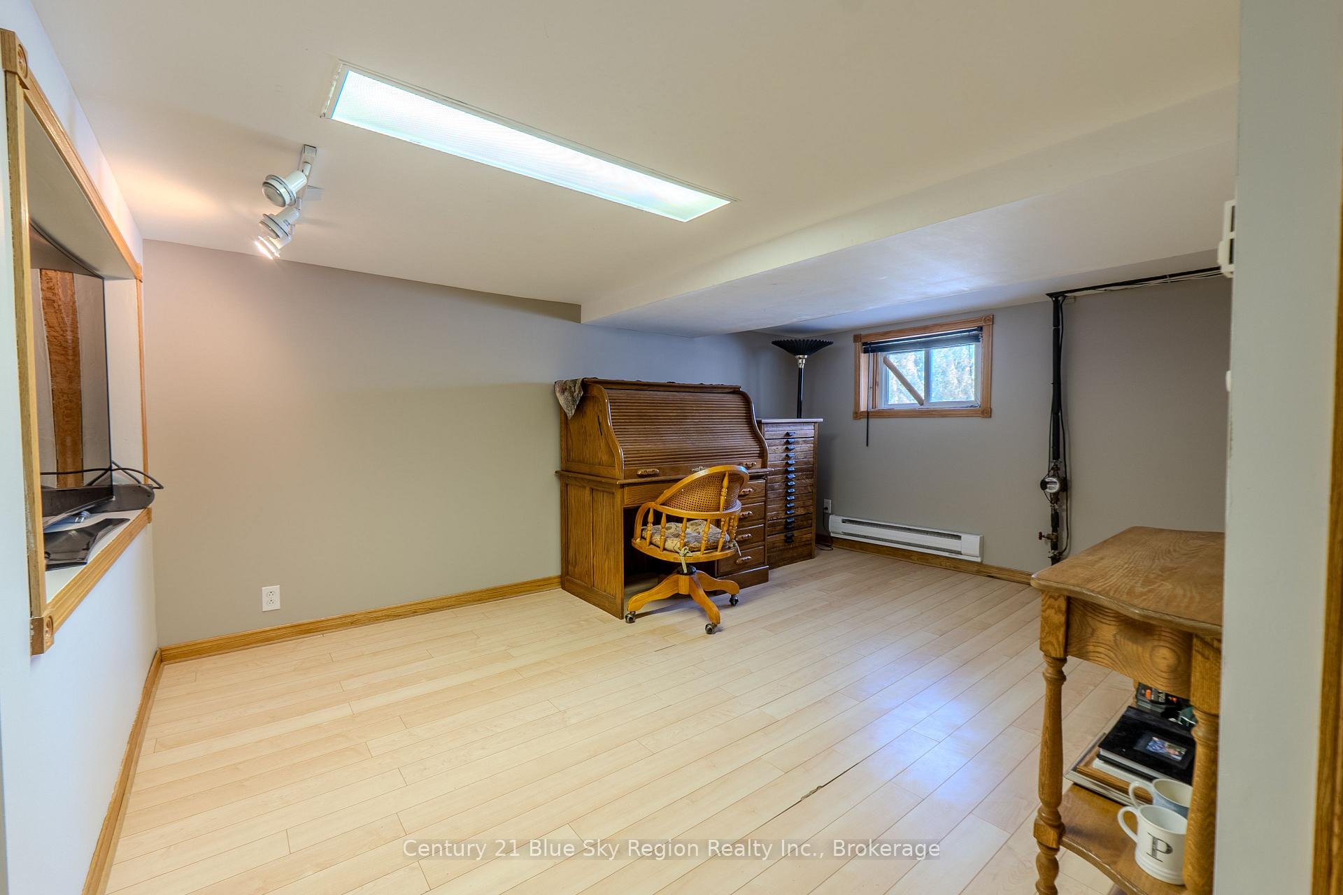 Photo 28 of 137 Whitney Avenue, North Bay, Ferris — HOMEH