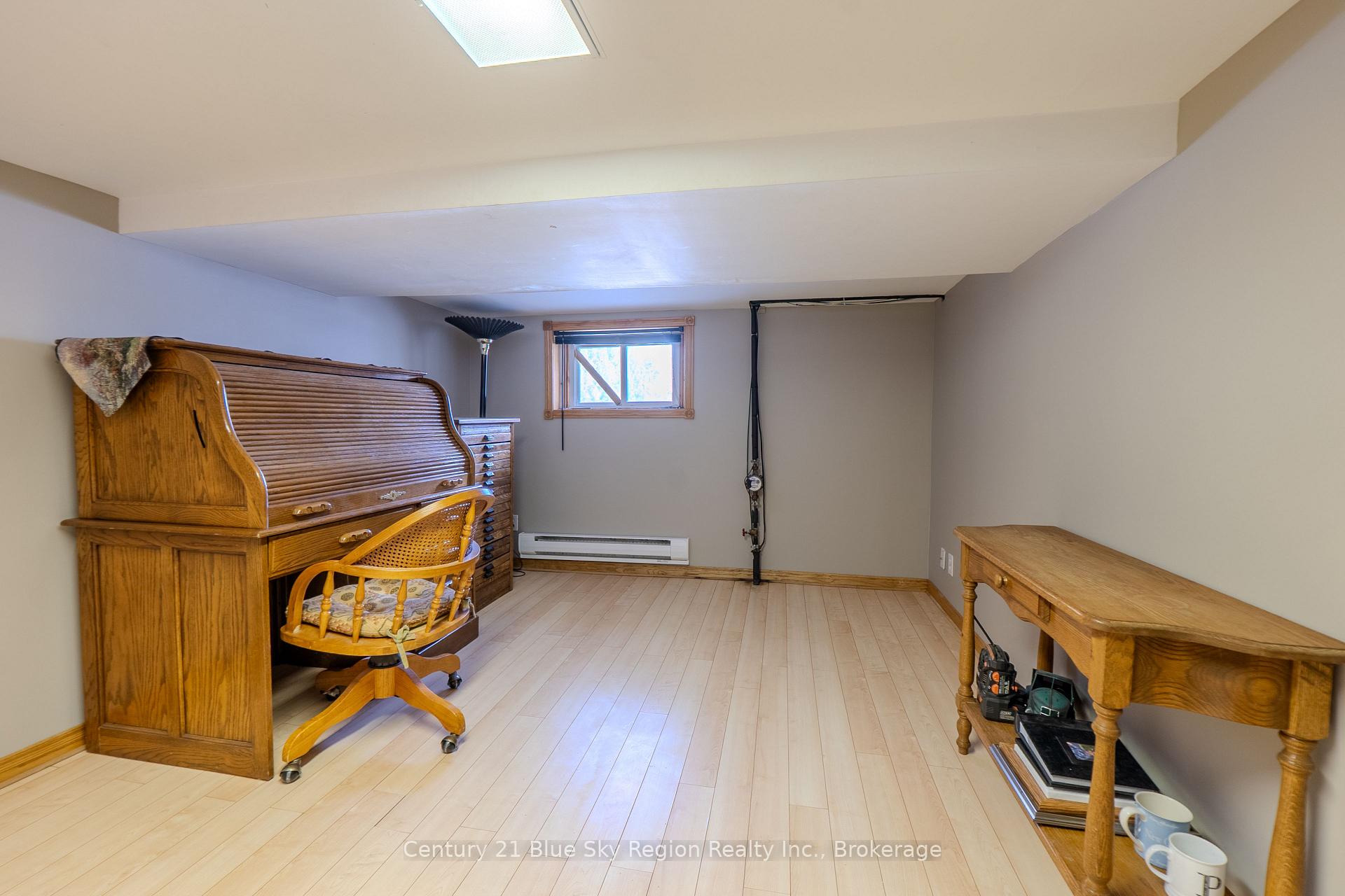 Photo 29 of 137 Whitney Avenue, North Bay, Ferris — HOMEH