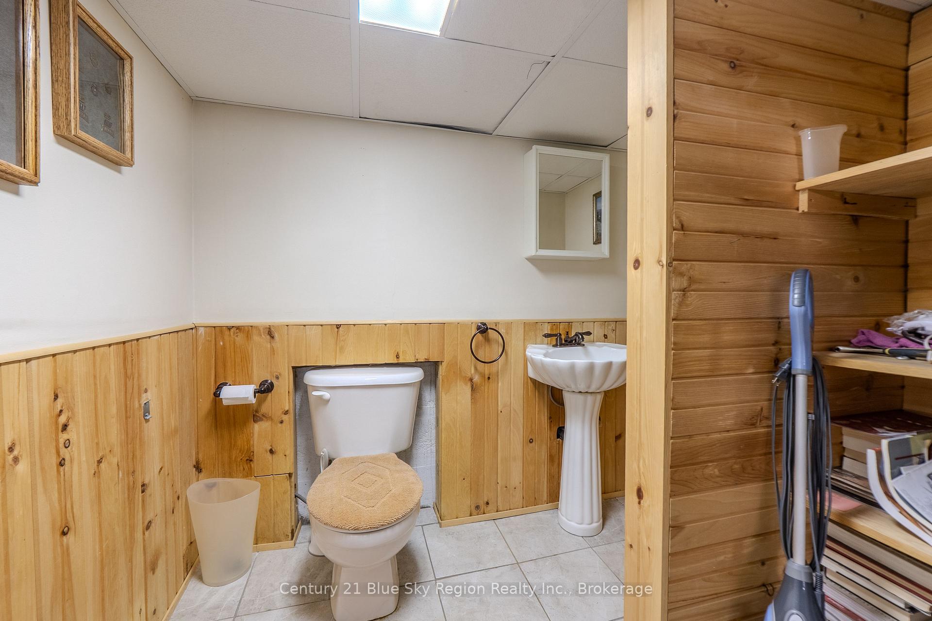 Photo 31 of 137 Whitney Avenue, North Bay, Ferris — HOMEH