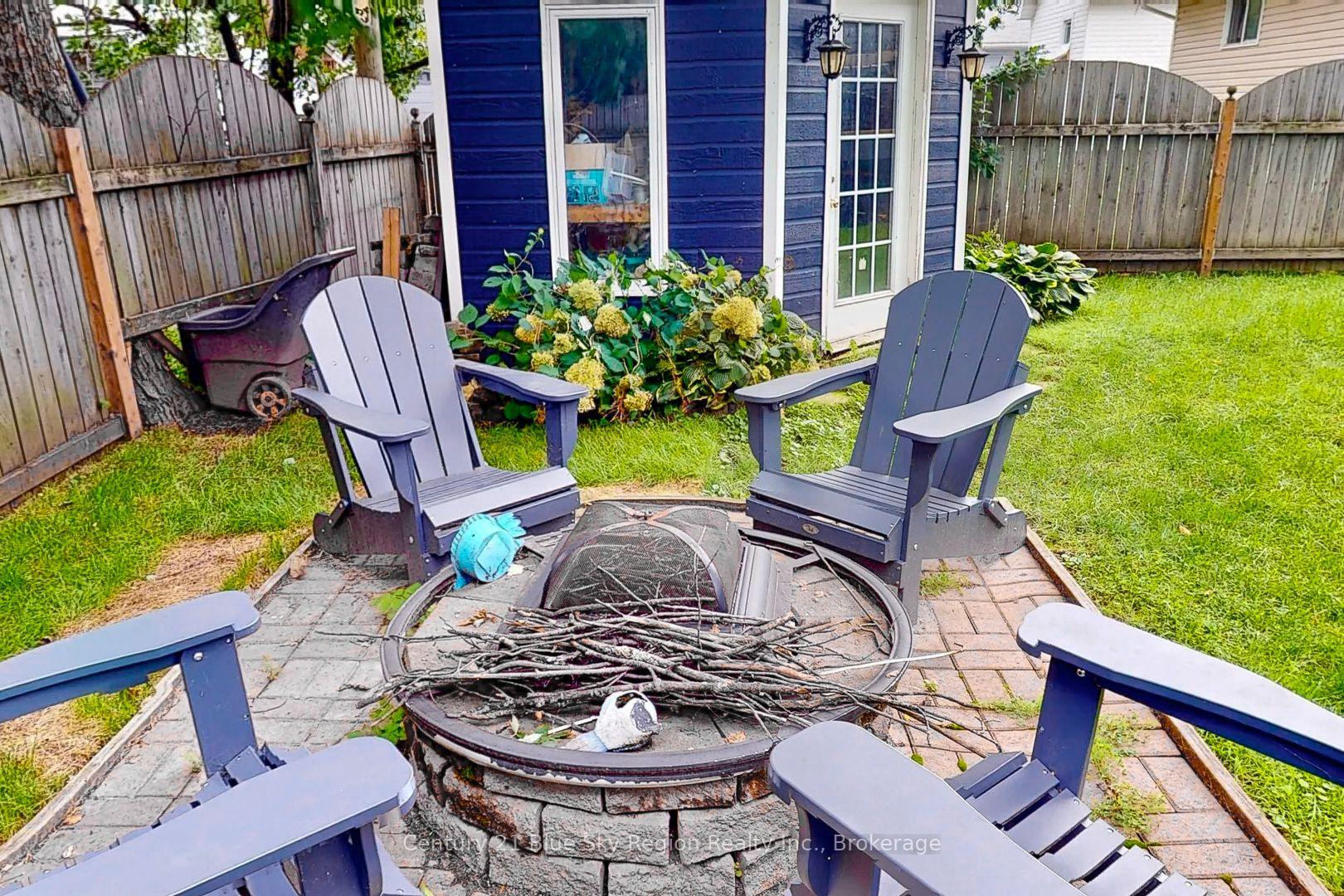 Photo 34 of 137 Whitney Avenue, North Bay, Ferris — HOMEH