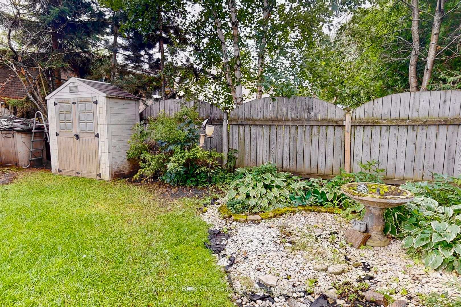 Photo 36 of 137 Whitney Avenue, North Bay, Ferris — HOMEH