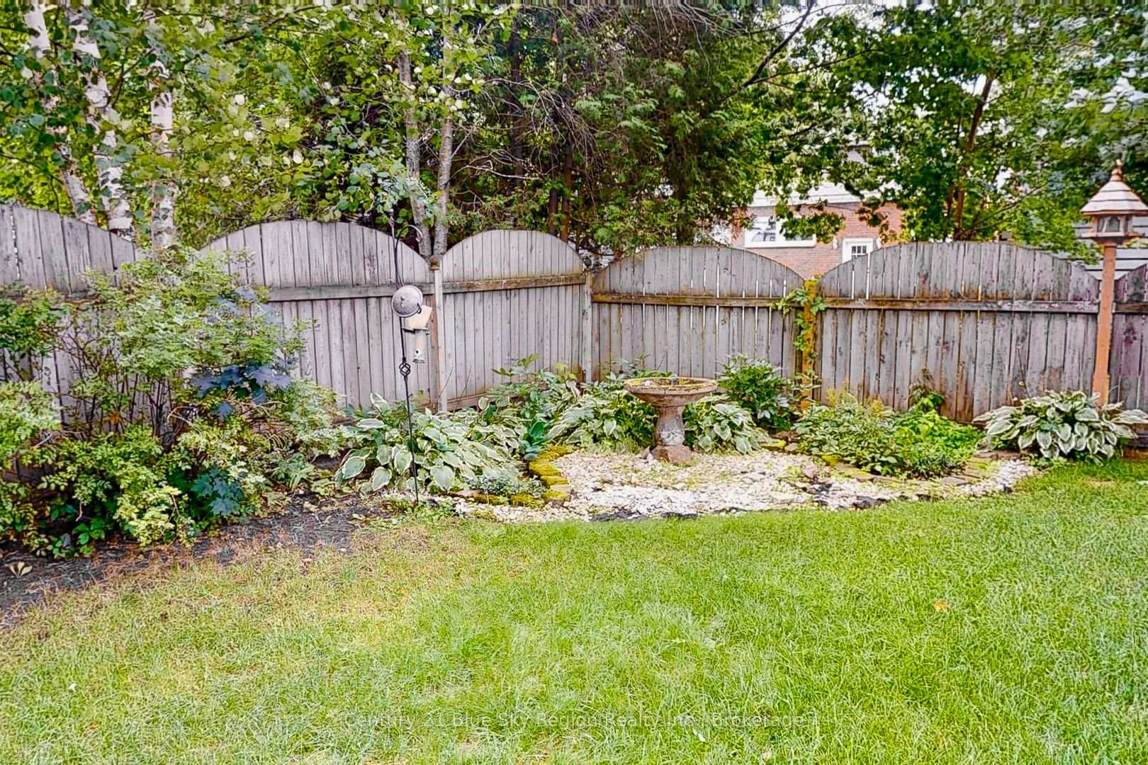Photo 37 of 137 Whitney Avenue, North Bay, Ferris — HOMEH
