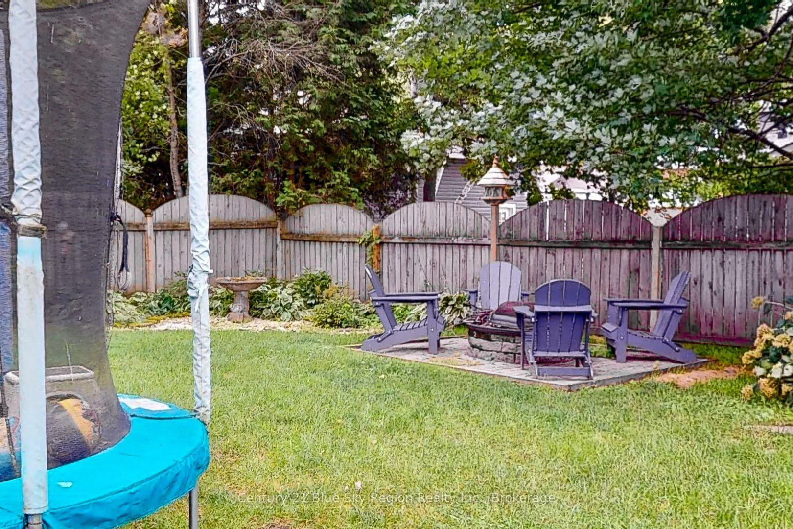 Photo 38 of 137 Whitney Avenue, North Bay, Ferris — HOMEH