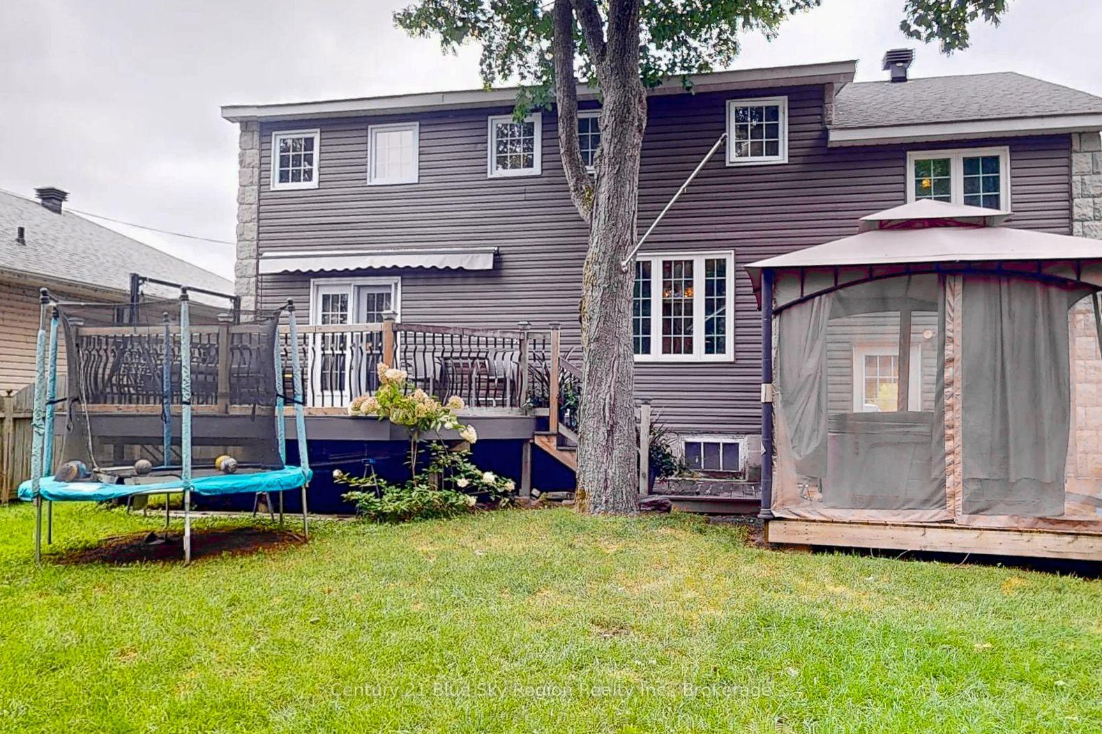Photo 42 of 137 Whitney Avenue, North Bay, Ferris — HOMEH