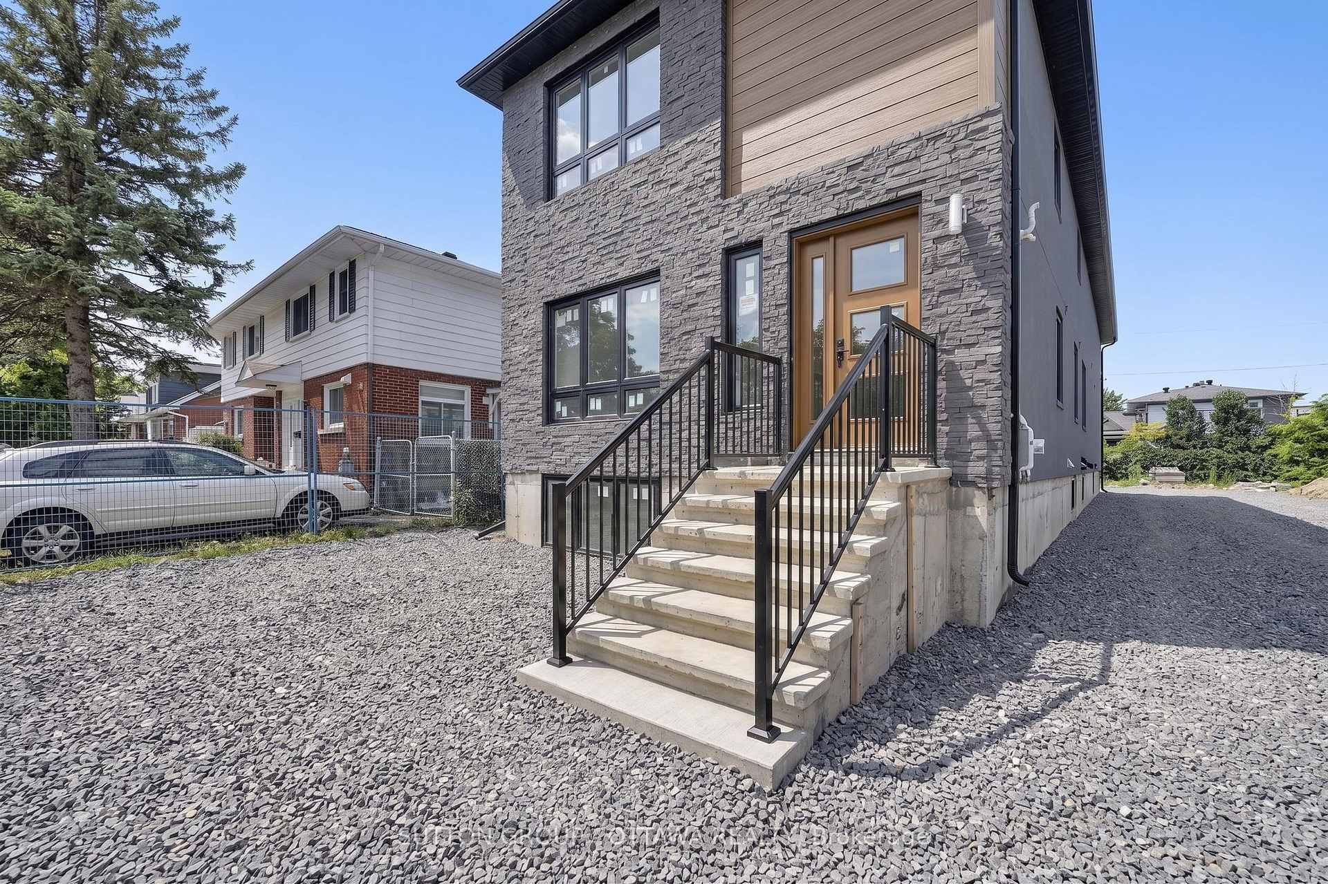Photo 2 of 944 Woodroffe Avenue, Ottawa, Britannia Heights — HOMEH