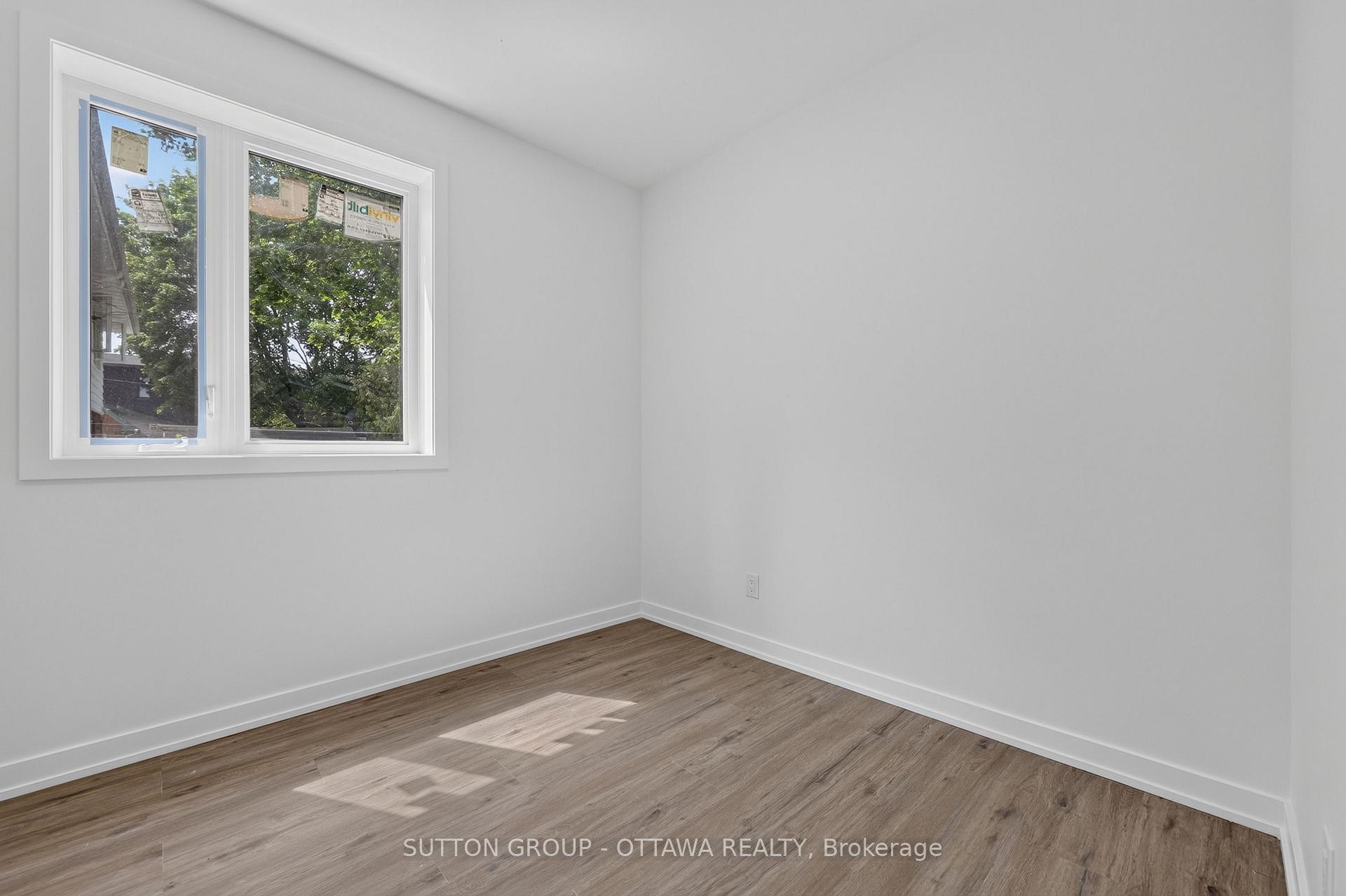 Photo 12 of 944 Woodroffe Avenue, Ottawa, Britannia Heights — HOMEH