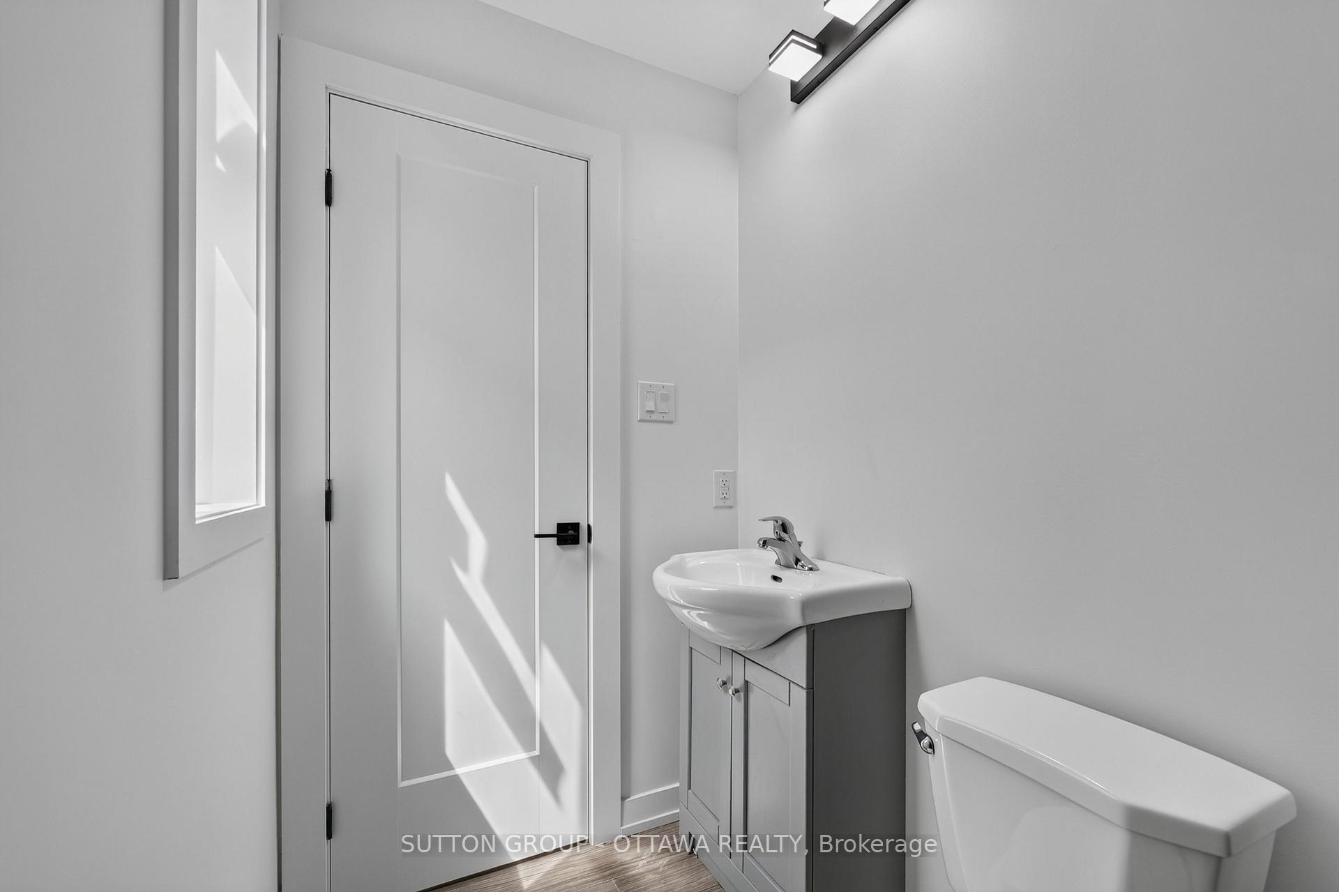 Photo 13 of 944 Woodroffe Avenue, Ottawa, Britannia Heights — HOMEH