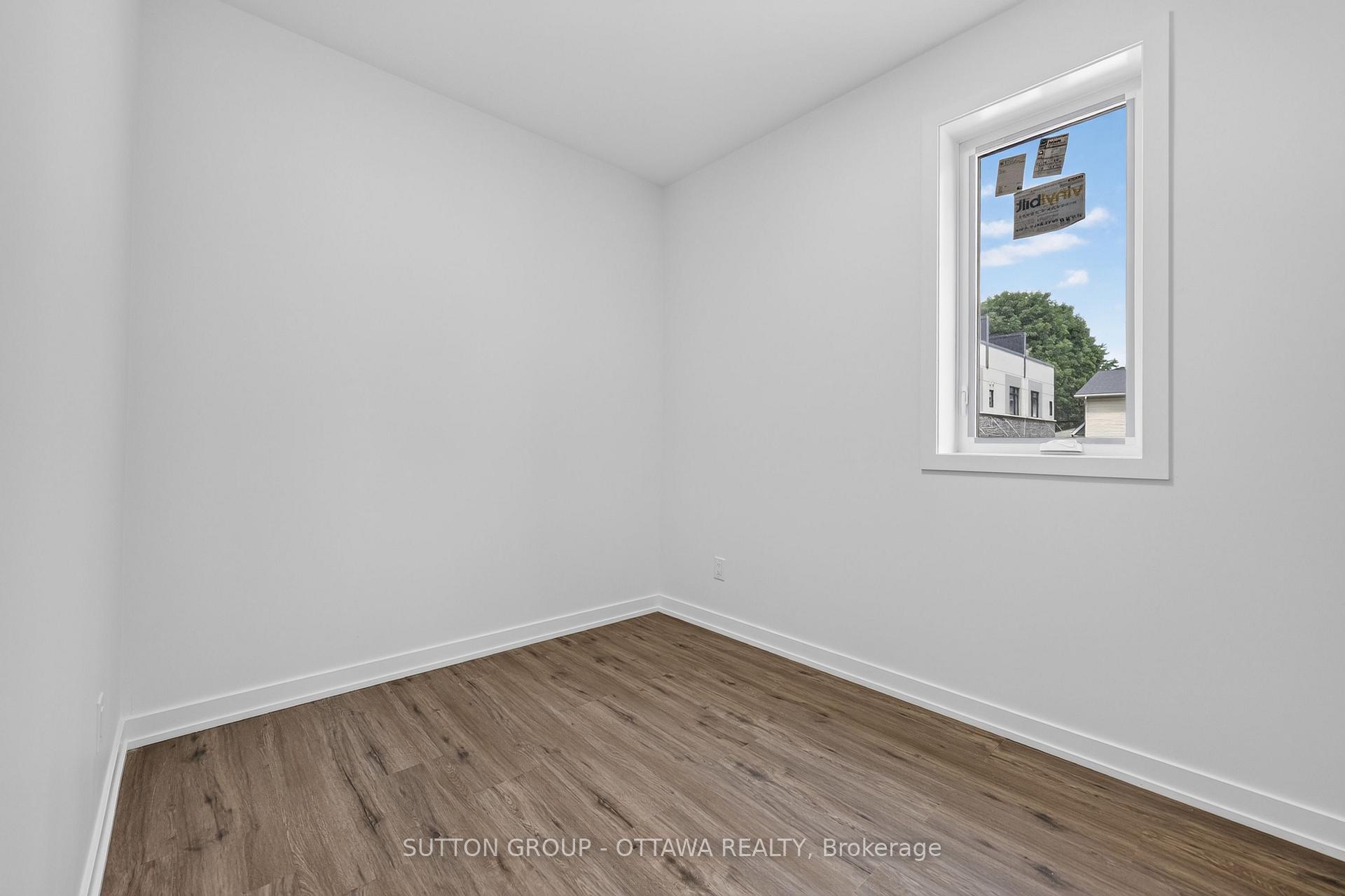 Photo 14 of 944 Woodroffe Avenue, Ottawa, Britannia Heights — HOMEH
