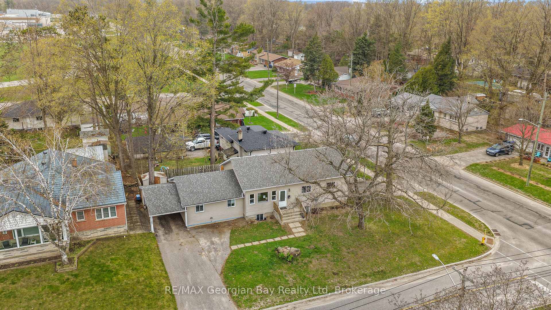 Photo 2 of 282 Norene Street, Midland — HOMEH
