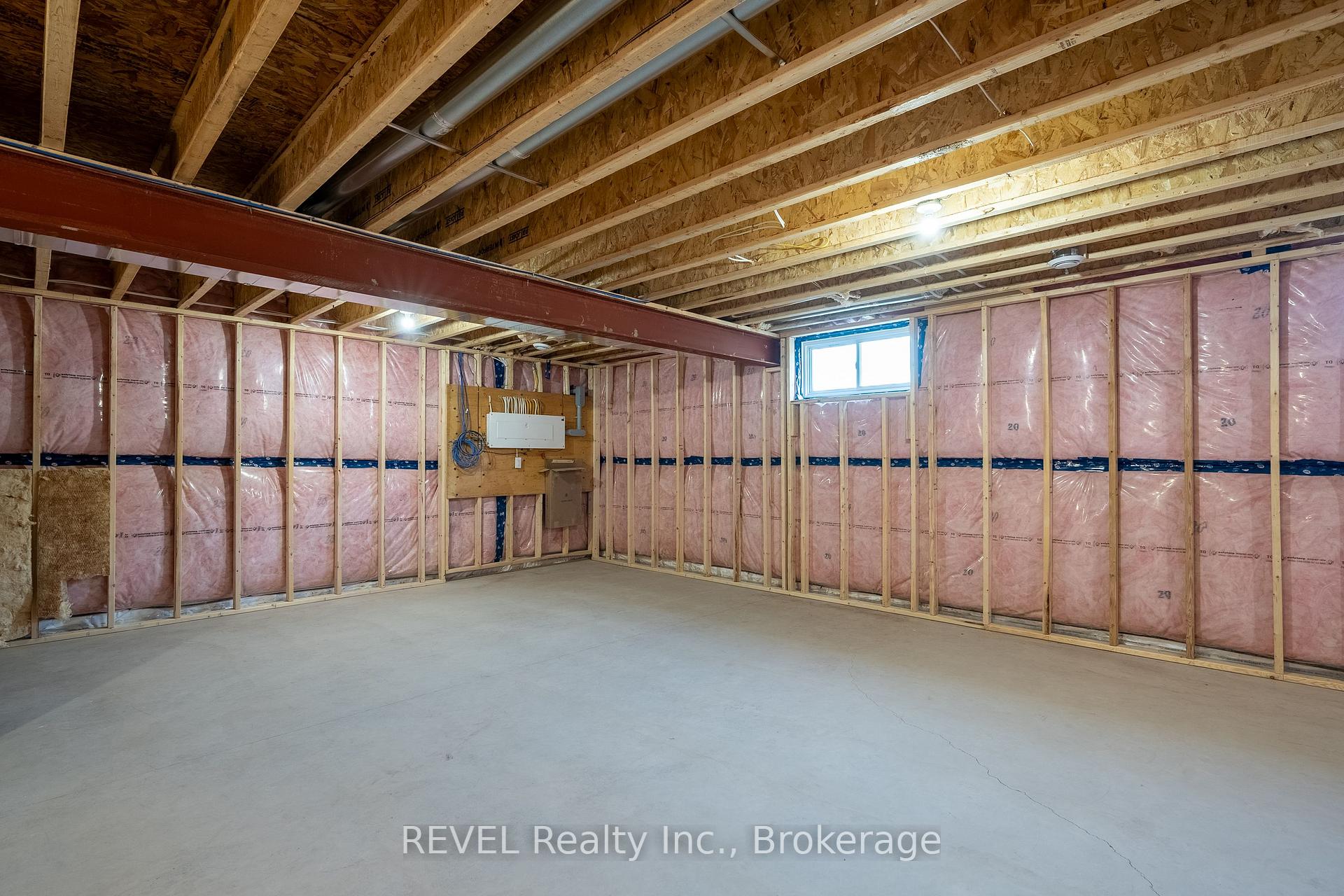 Photo 35 of 20 Anchor Road, Thorold, Port Robinson — HOMEH