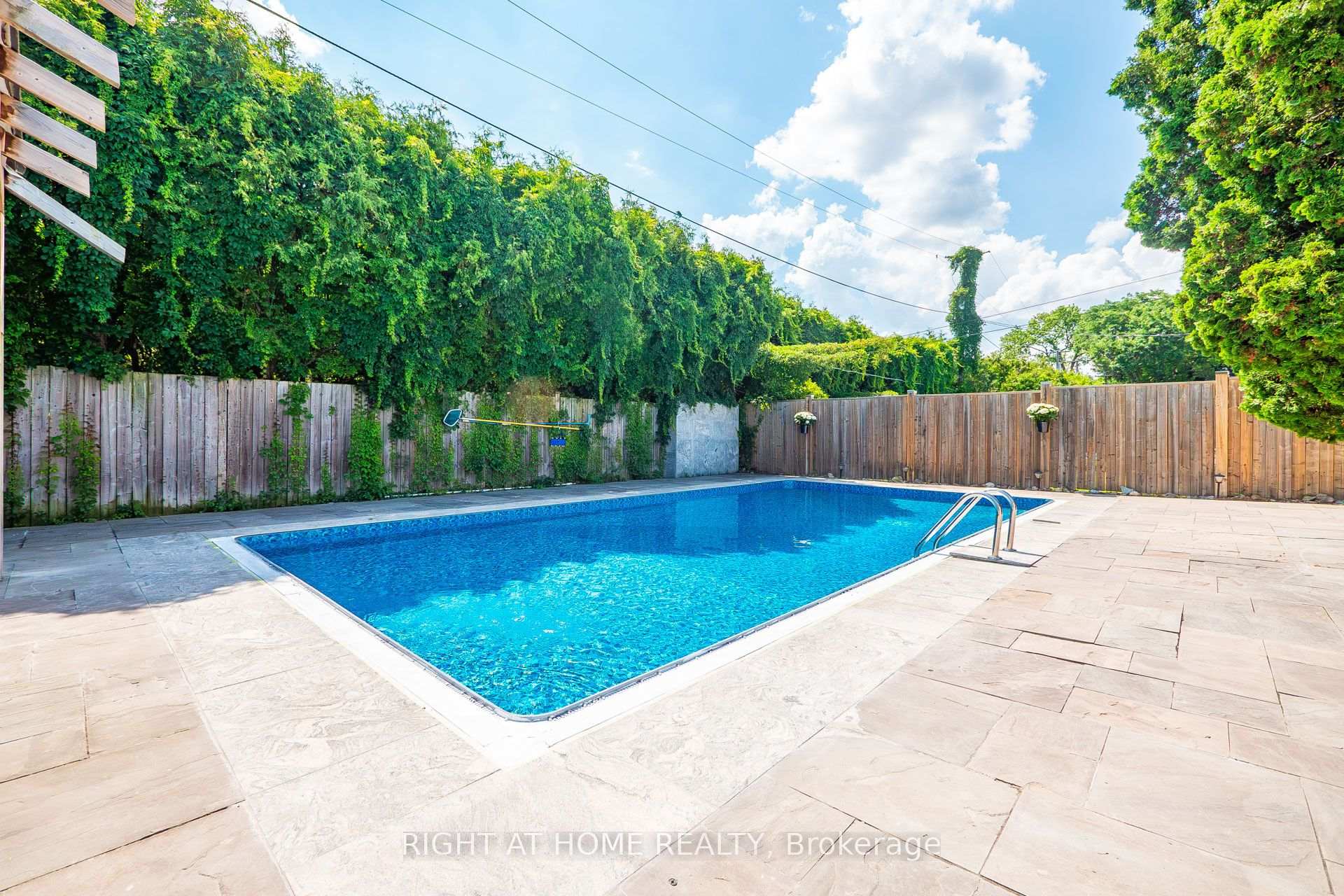 Photo 42 of 534 Rosedale Crescent, Burlington, Roseland — HOMEH