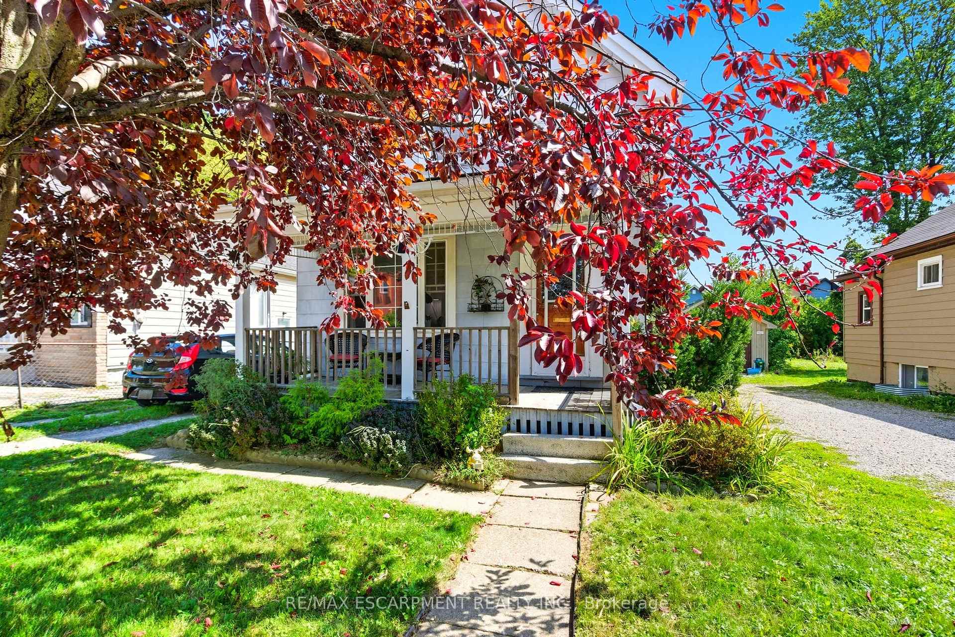 Photo 2 of 157 East 5th Street, Hamilton, Centremount — HOMEH