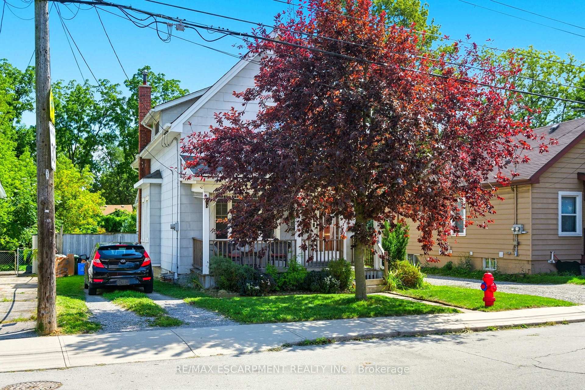 Photo 3 of 157 East 5th Street, Hamilton, Centremount — HOMEH