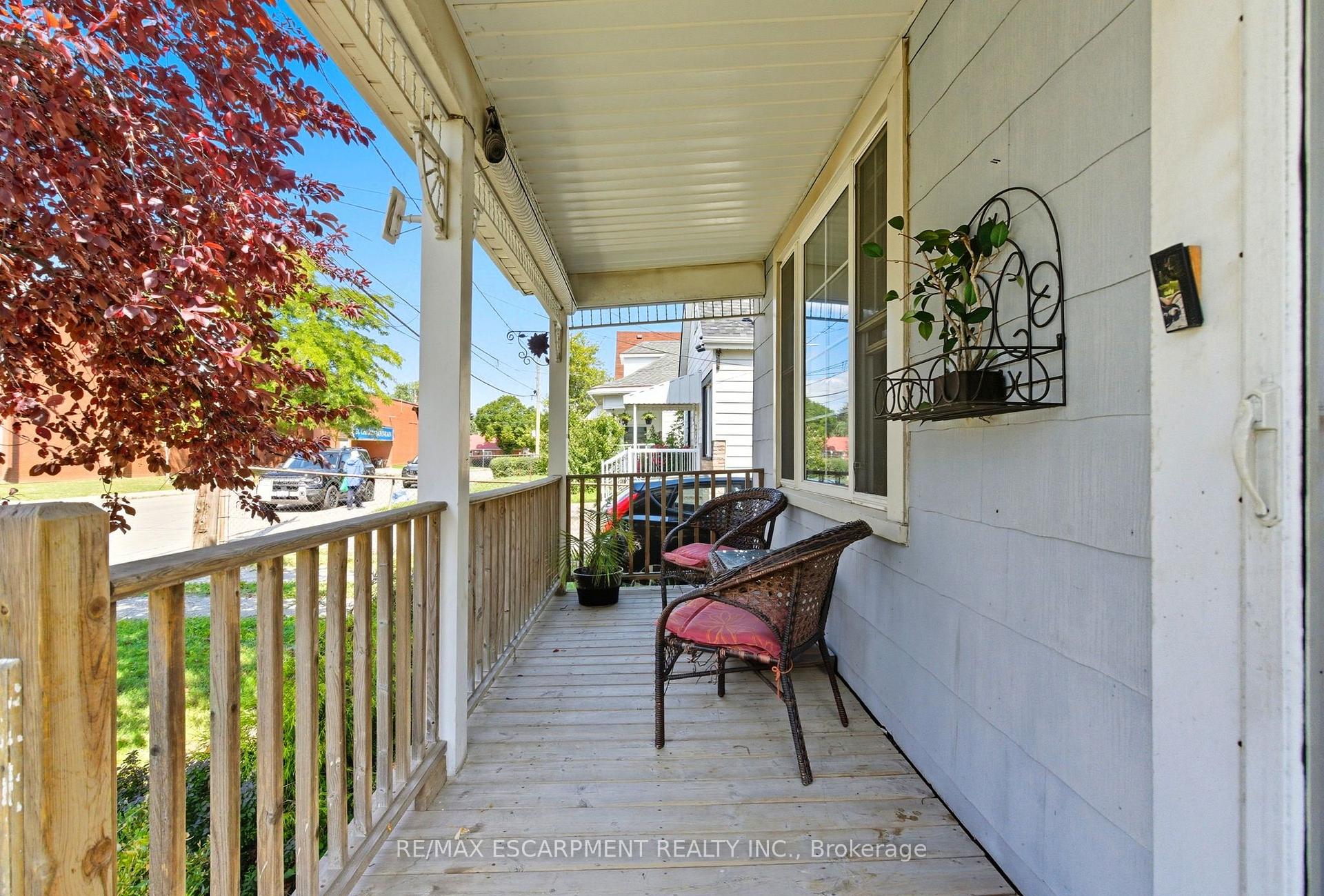 Photo 6 of 157 East 5th Street, Hamilton, Centremount — HOMEH