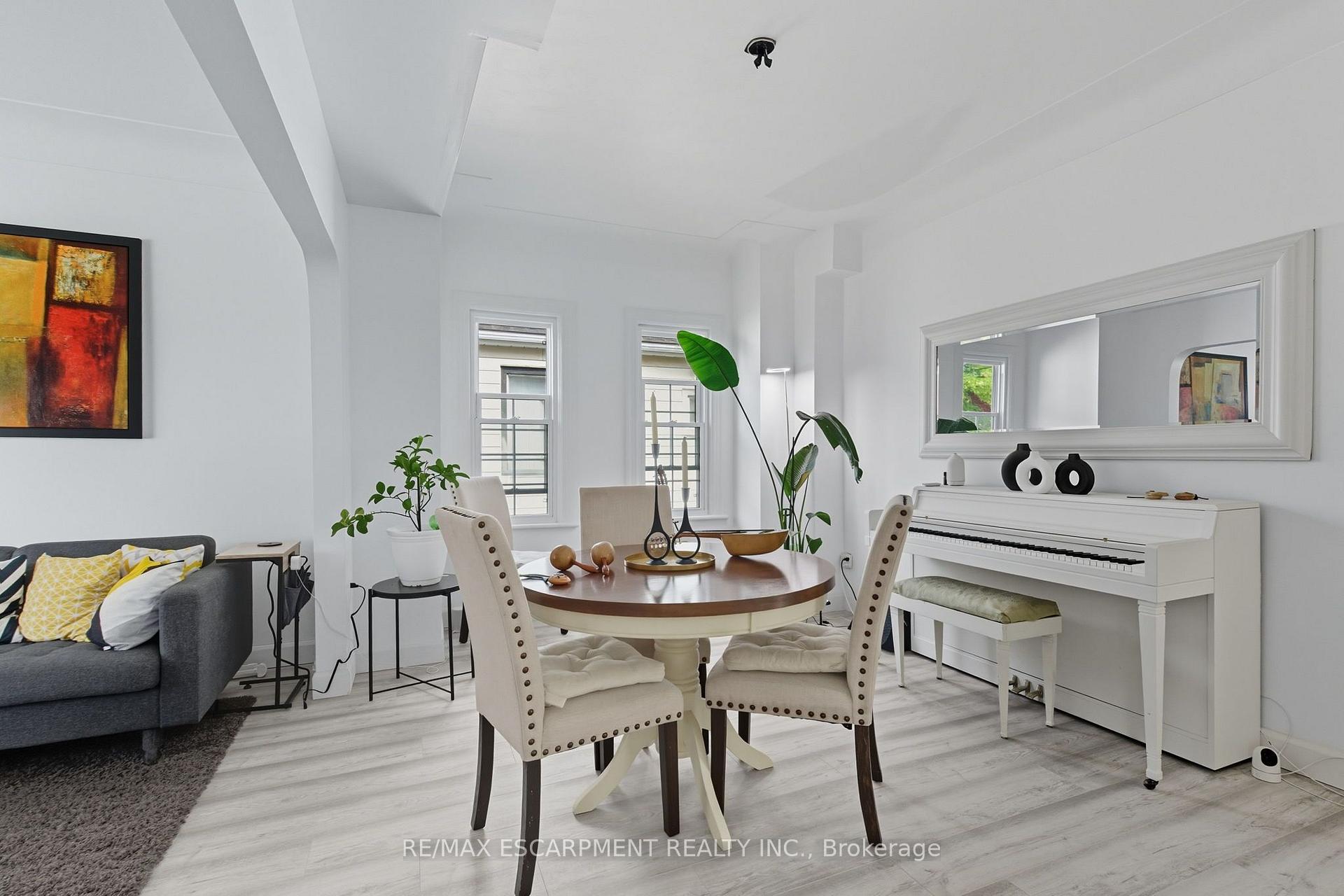 Photo 12 of 157 East 5th Street, Hamilton, Centremount — HOMEH