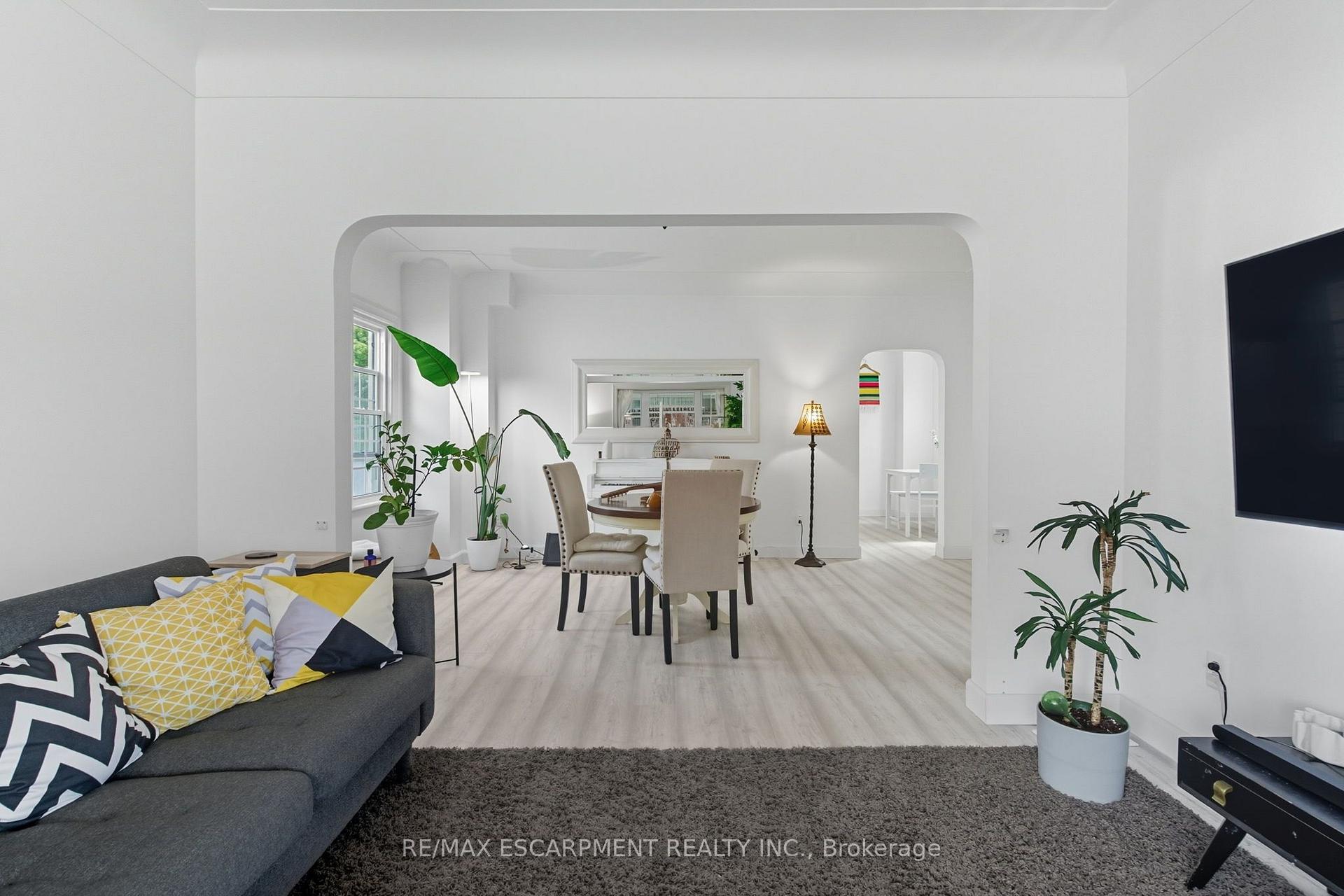 Photo 20 of 157 East 5th Street, Hamilton, Centremount — HOMEH