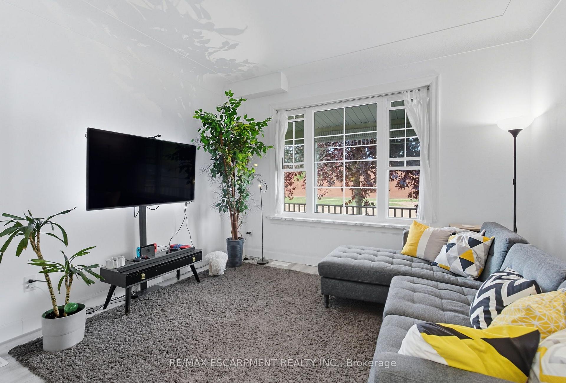 Photo 22 of 157 East 5th Street, Hamilton, Centremount — HOMEH