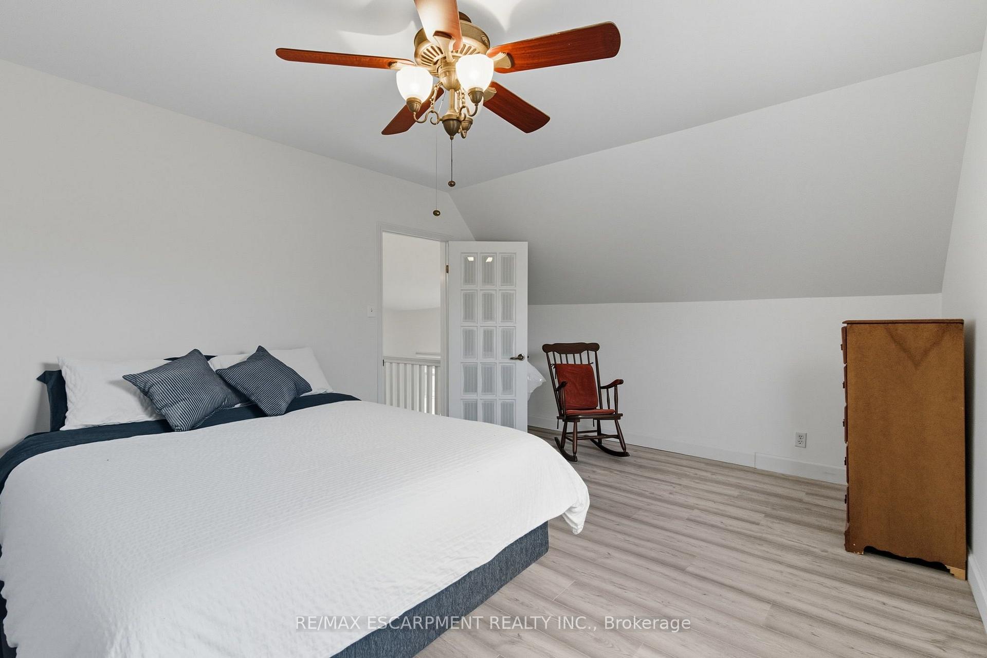 Photo 33 of 157 East 5th Street, Hamilton, Centremount — HOMEH