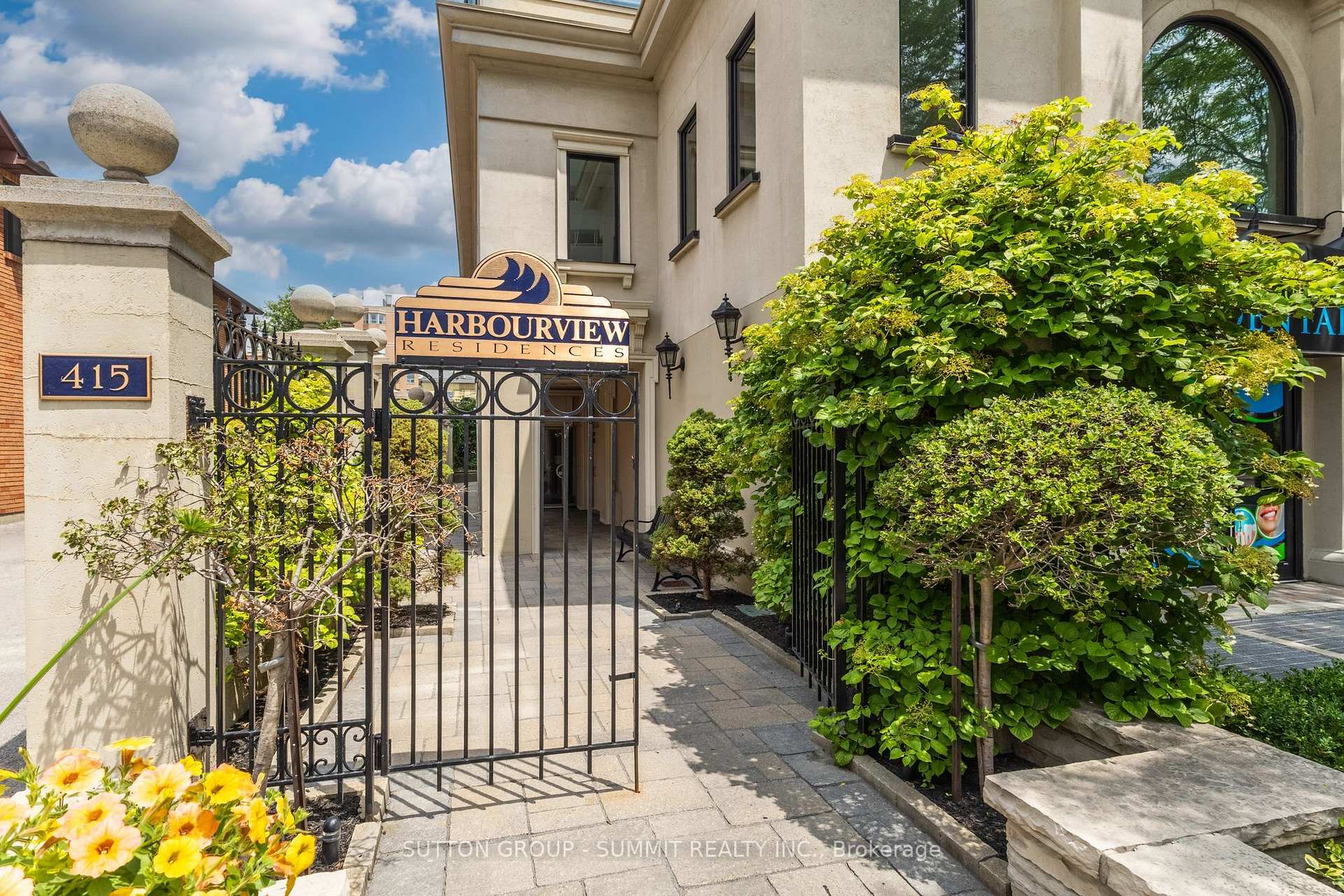 Photo 3 of Unit 602, 415 Locust Street, Burlington, Brant — HOMEH